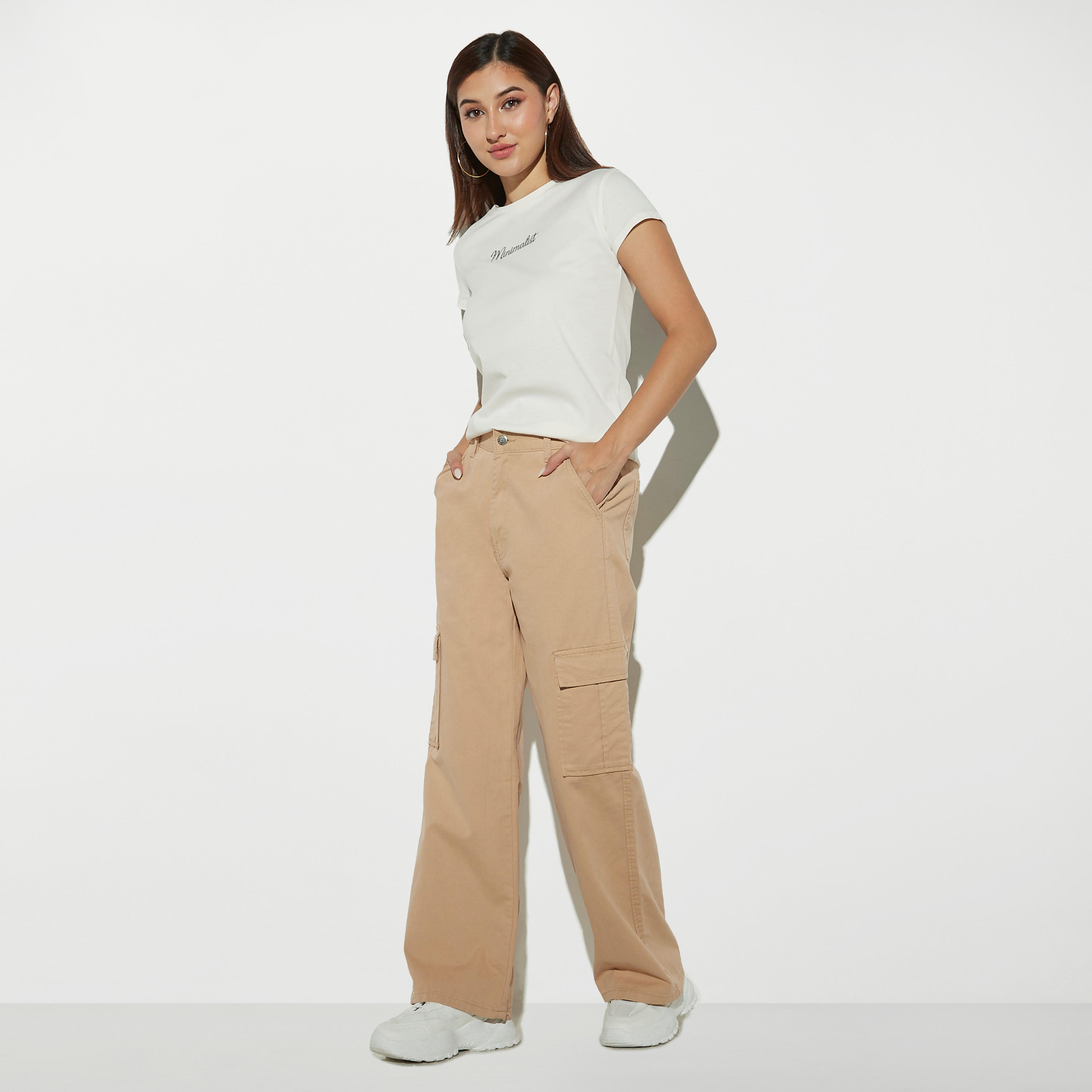 تيشيرت قطن بياقة ضيقة وأكمام كاب وطبعات جرافيك-women-clothing-tshirts-image-2
