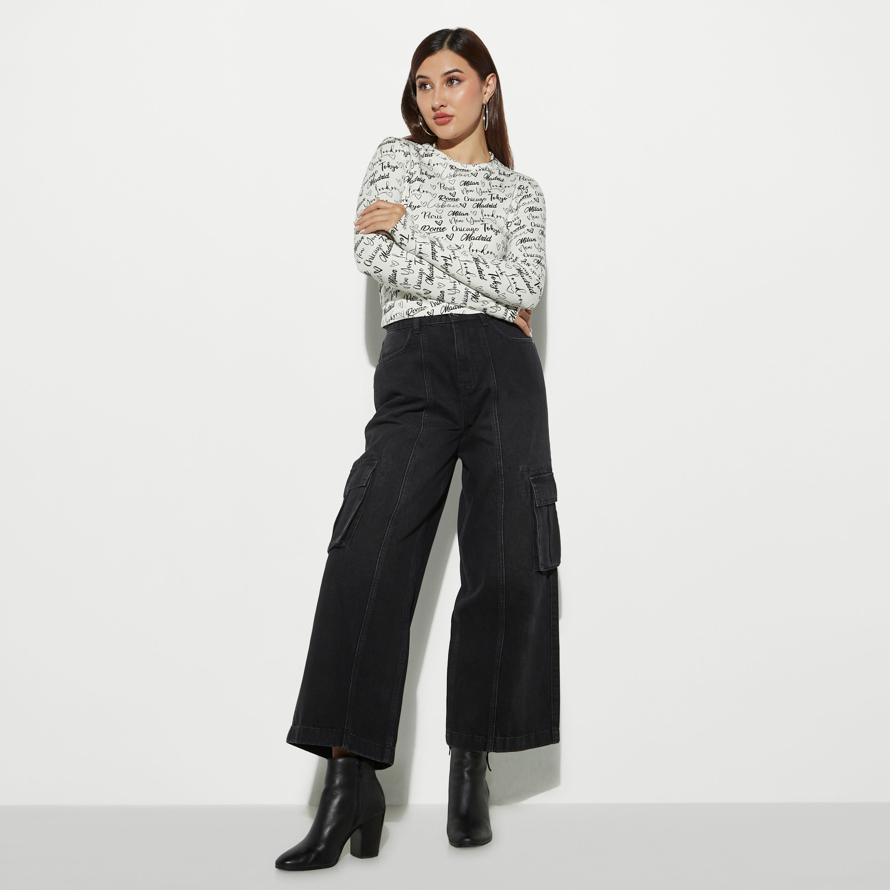 تيشيرت بياقة ضيّقة وأكمام طويلة وطبعات-women-clothing-tshirts-image-2