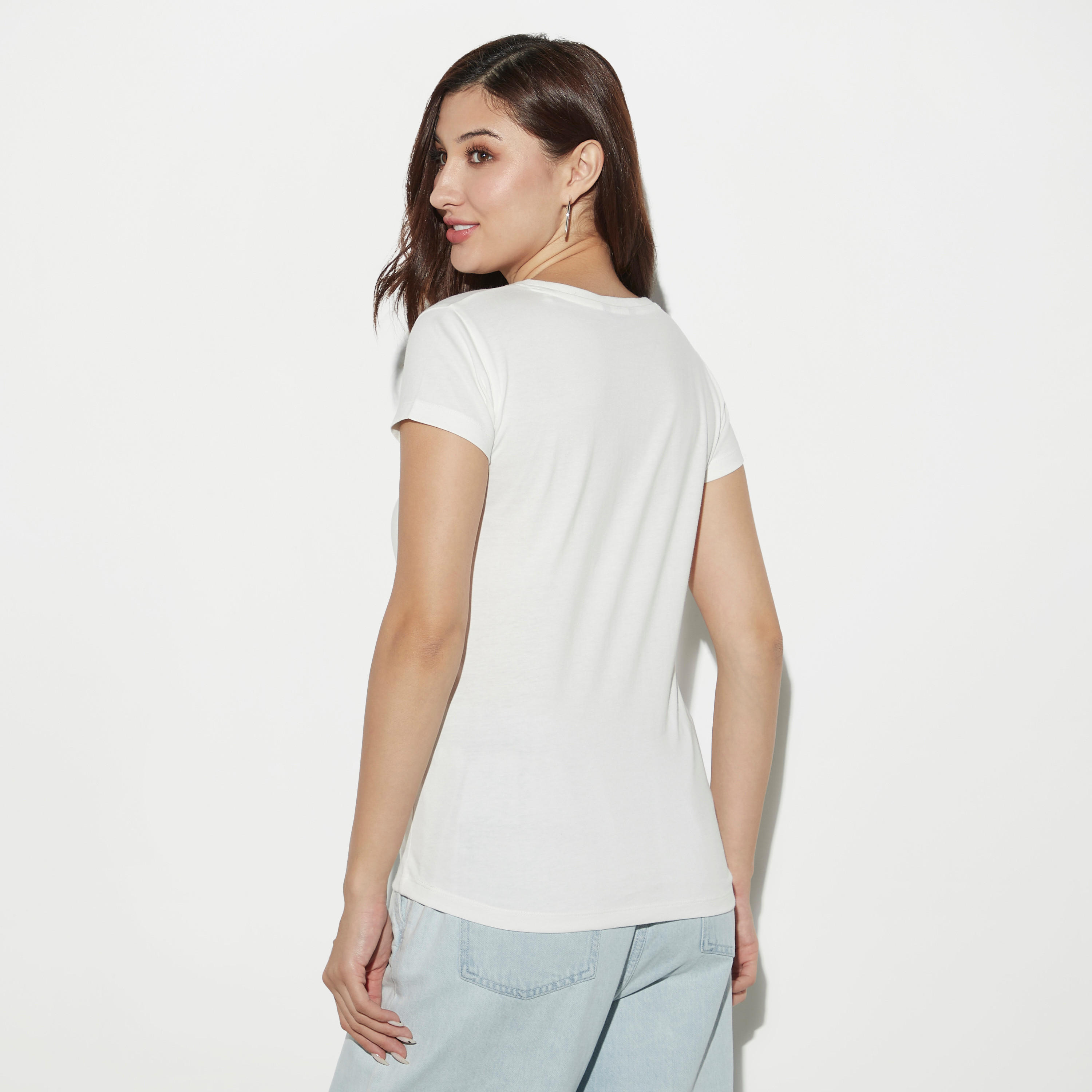 تيشيرت مطرّز بأكمام قصيرة وياقة ضيقة-women-clothing-tshirts-image-3