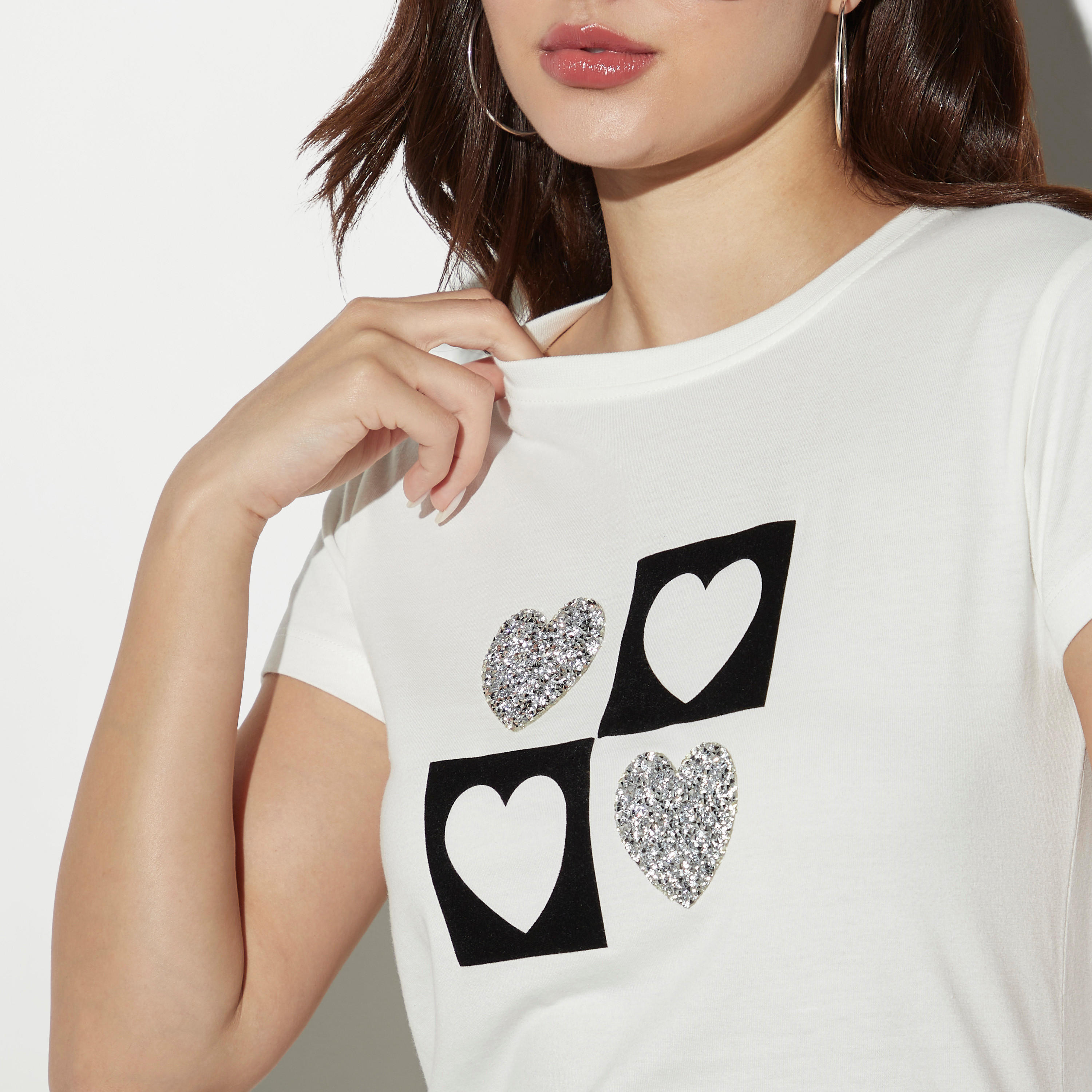 تيشيرت بياقة ضيقة وأكمام قصيرة وطبعات-women-clothing-tshirts-image-4