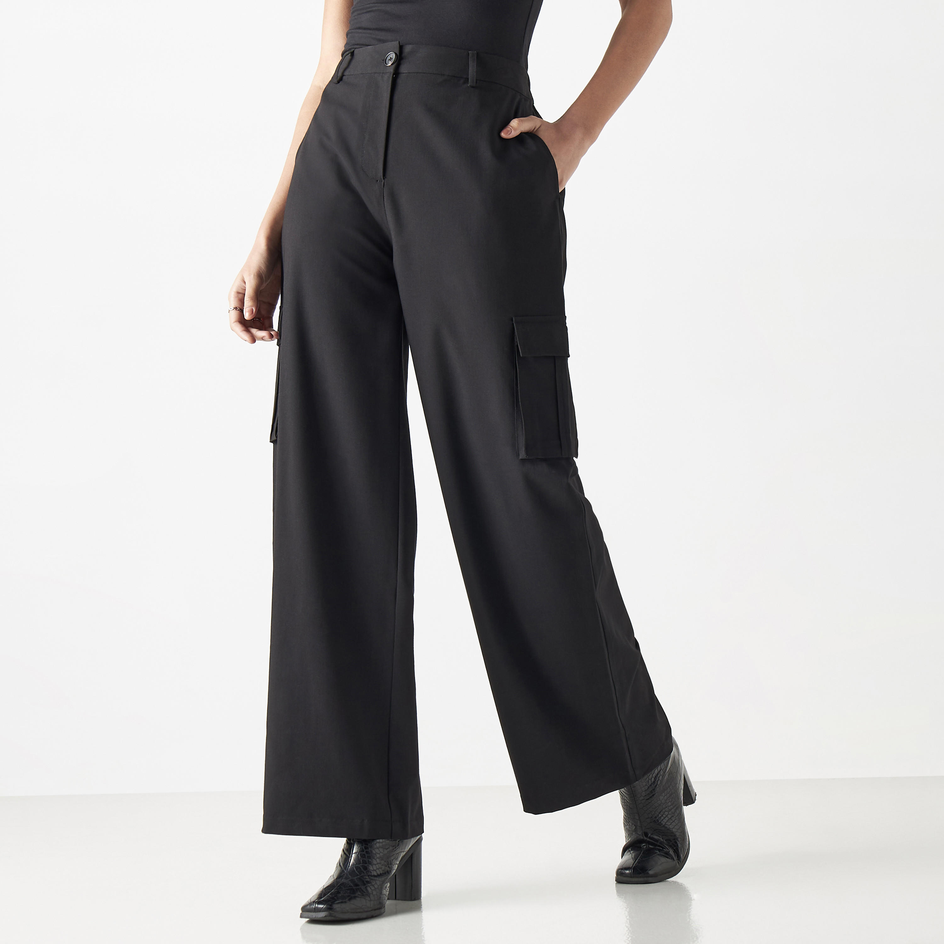 بنطلون كارجو واسع الساق بقصة مريحة-women-clothing-bottoms-trousers-image-4