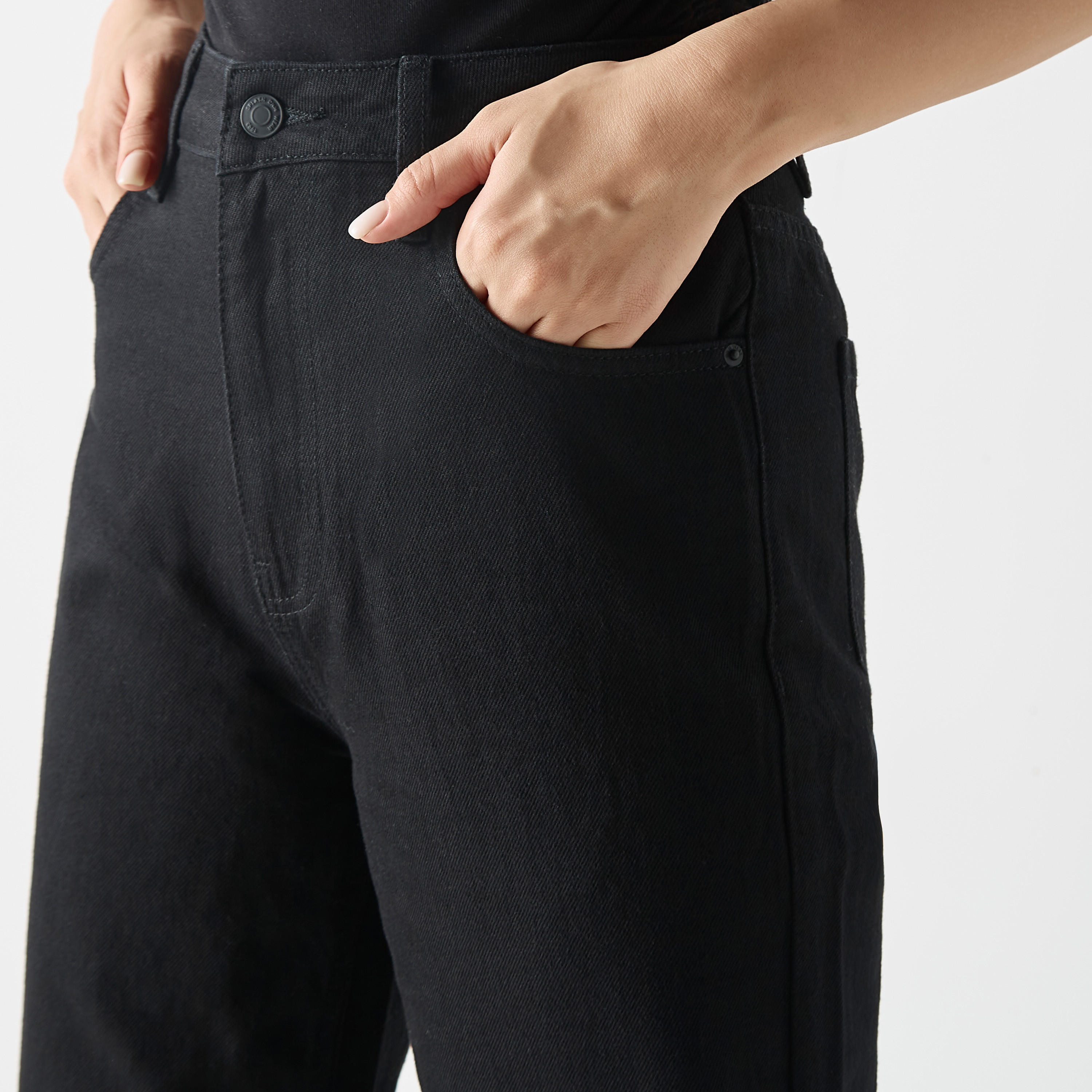 بنطلون جينز سادة واسع الساقين بجيوب-women-clothing-bottoms-jeans-image-1