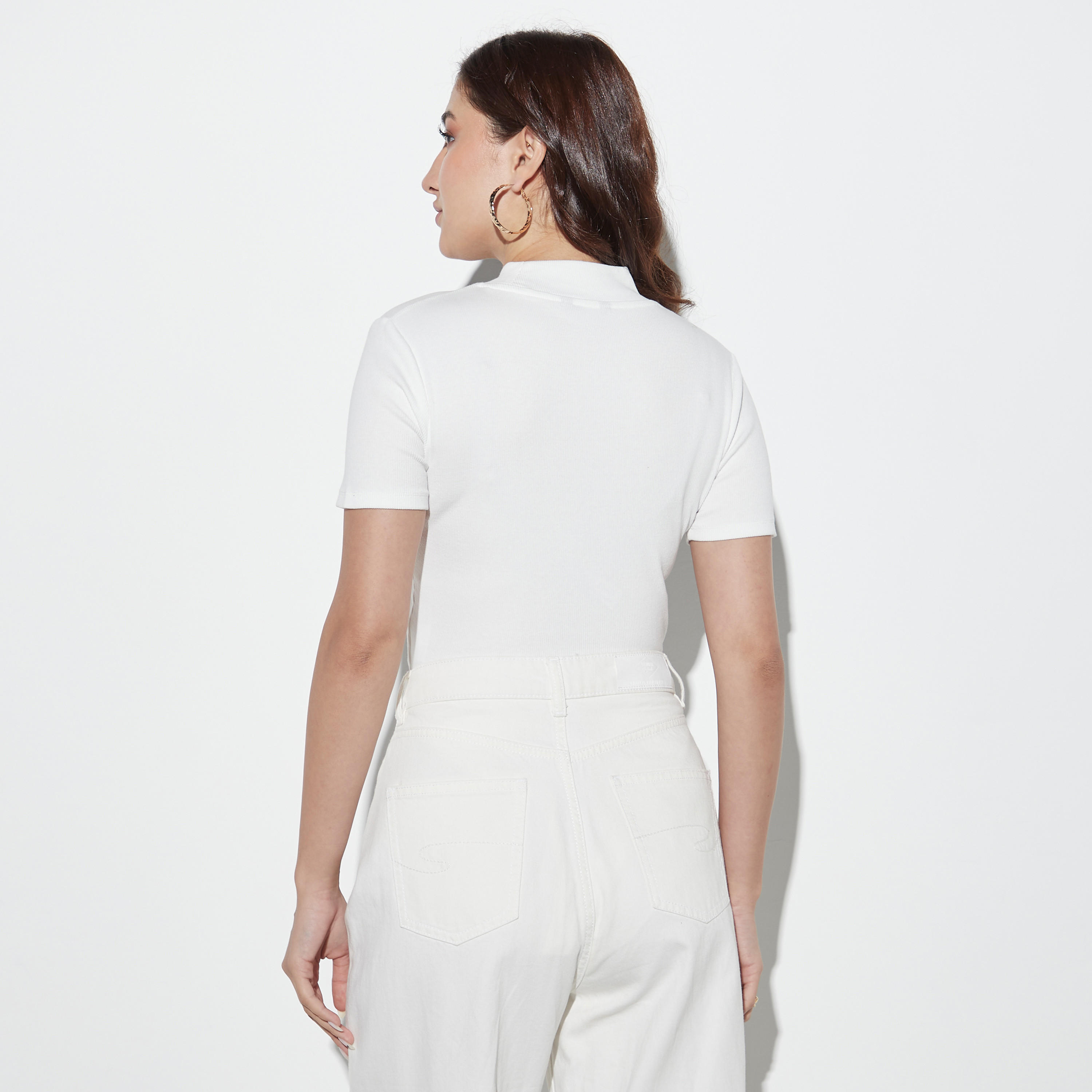 تيشيرت مضلع بياقة عاليّة وأكمام قصيرة-women-clothing-tshirts-image-3