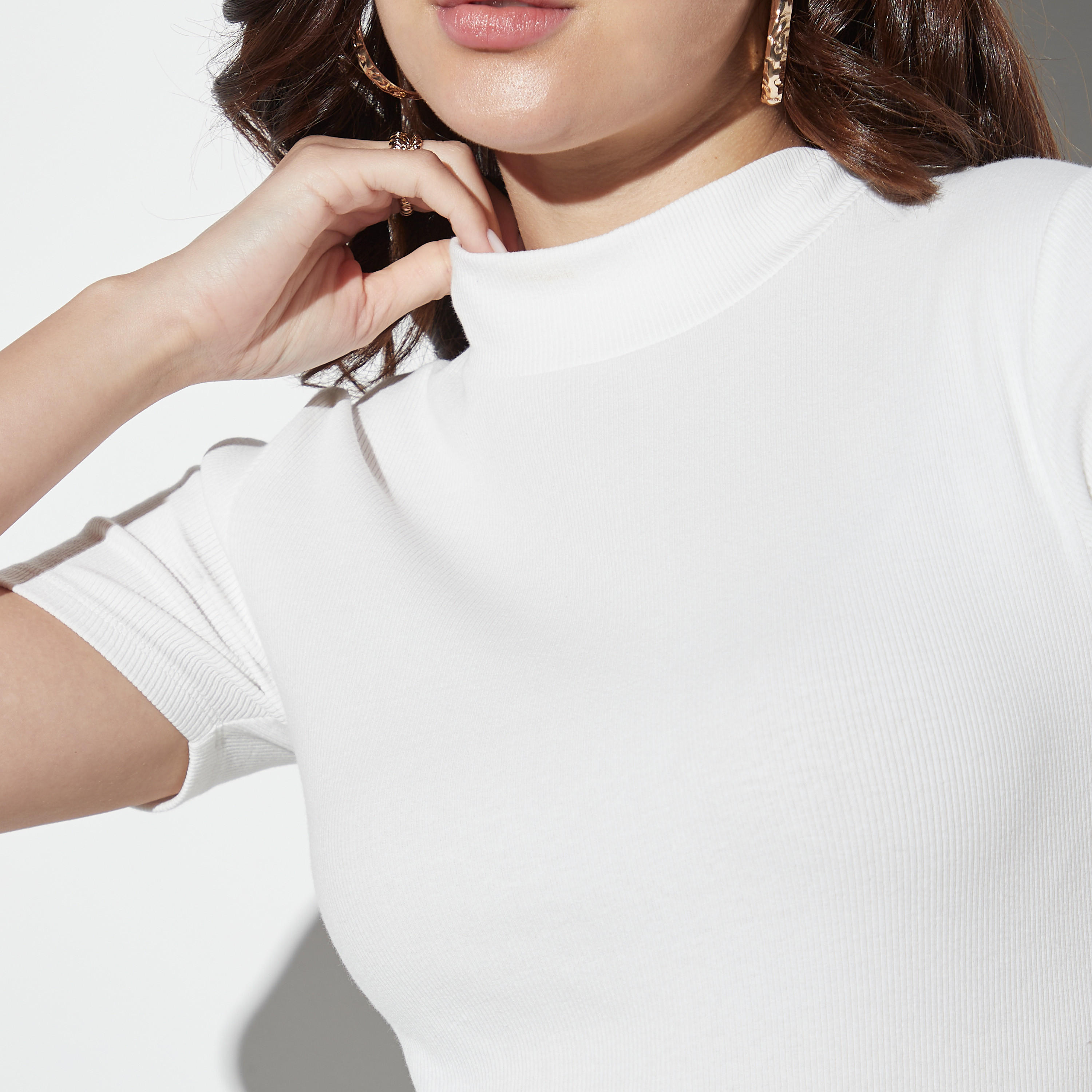 تيشيرت مضلع بياقة عاليّة وأكمام قصيرة-women-clothing-tshirts-image-4