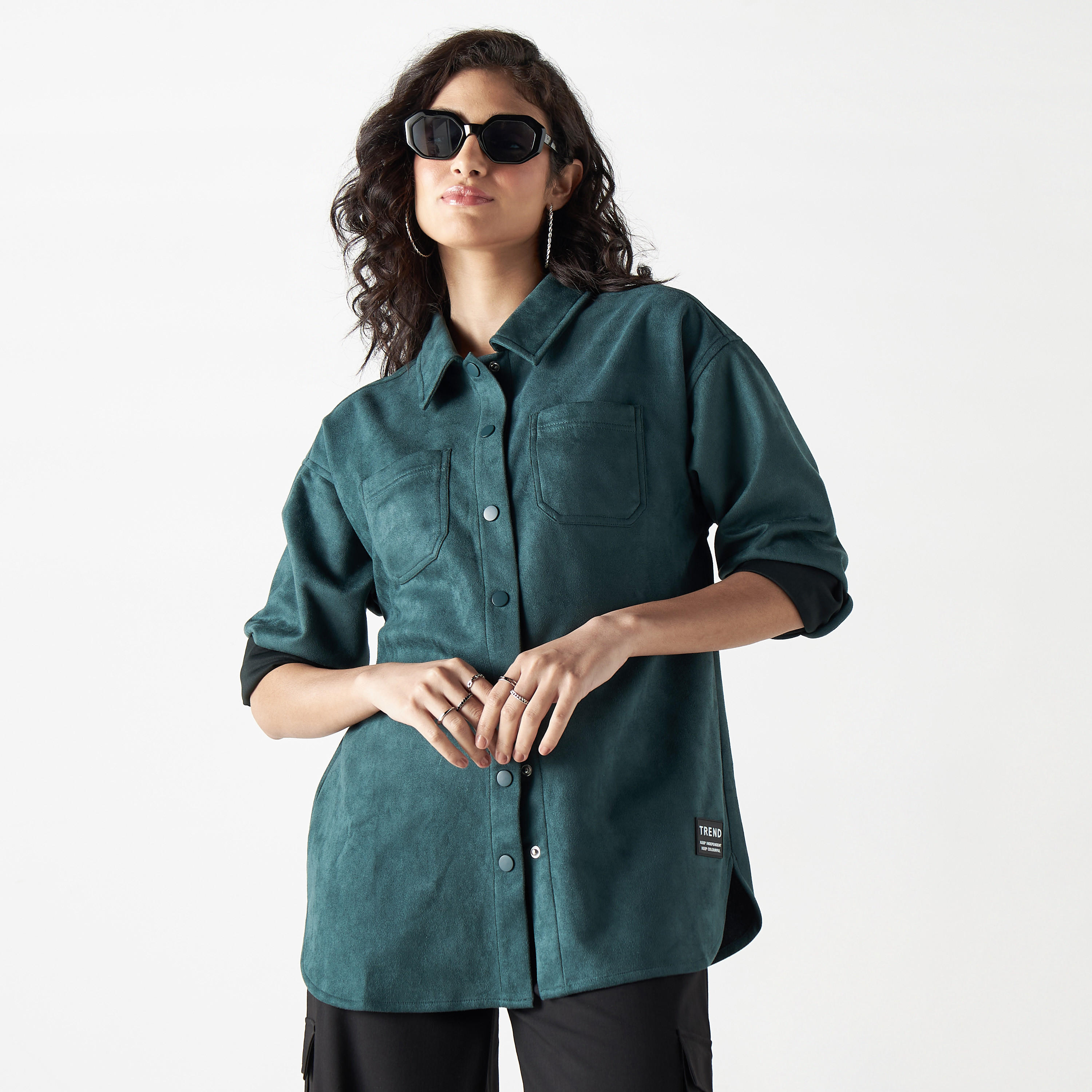 قميص بارز الملمس بأكمام طويلة وجيوب-women-clothing-shirtsandblouses-shirts-image-1