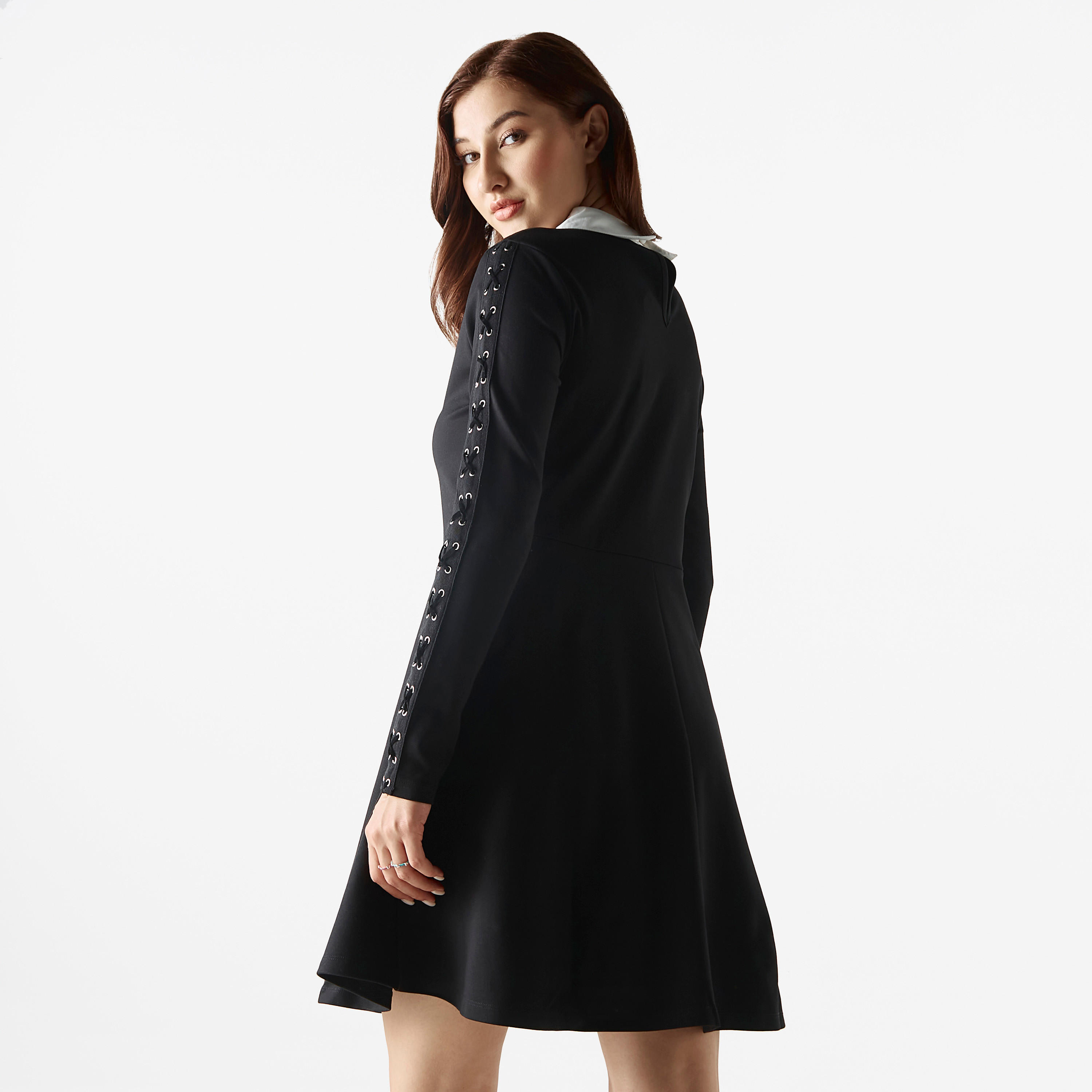 فستان بأكمام طويلة بياقة وتفاصيل مزركشة-women-clothing-dresses-image-3
