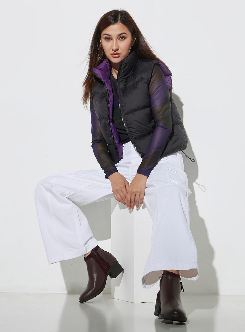 Quilted Sleeveless Jacket with Zip Closure and Pockets-women-winterwear-coatsandjackets-jackets-image-2