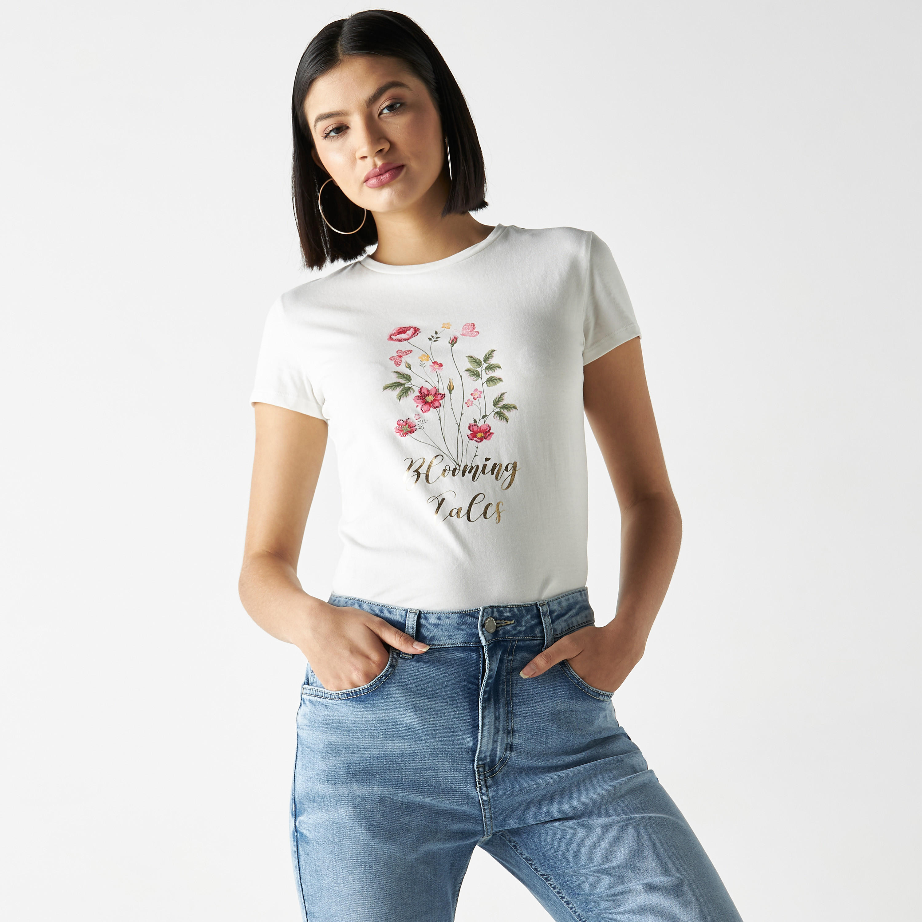 تيشيرت بياقة ضيّقة وأكمام كاب وطبعات أزهار-women-clothing-tshirts-image-1