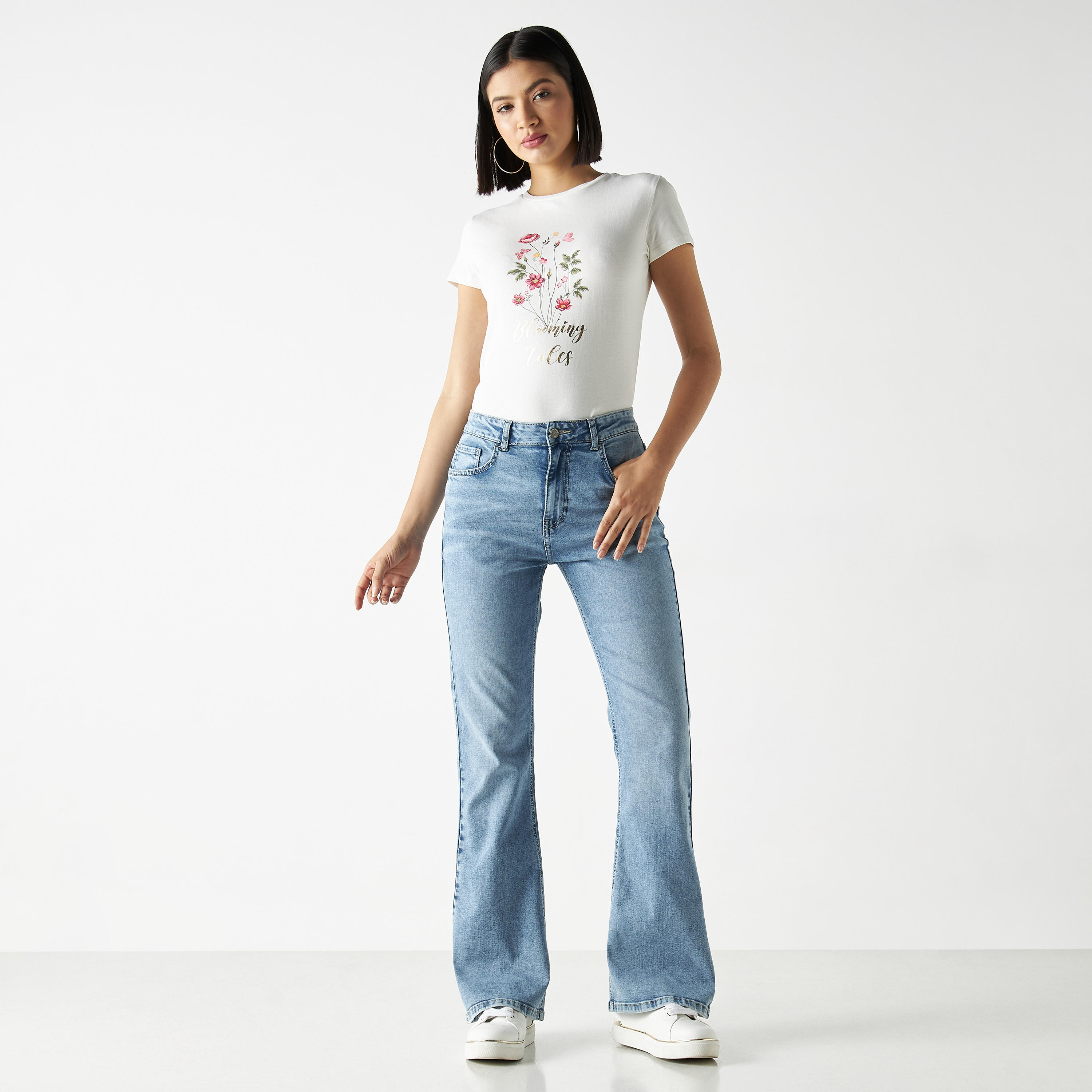 تيشيرت بياقة ضيّقة وأكمام كاب وطبعات أزهار-women-clothing-tshirts-image-2