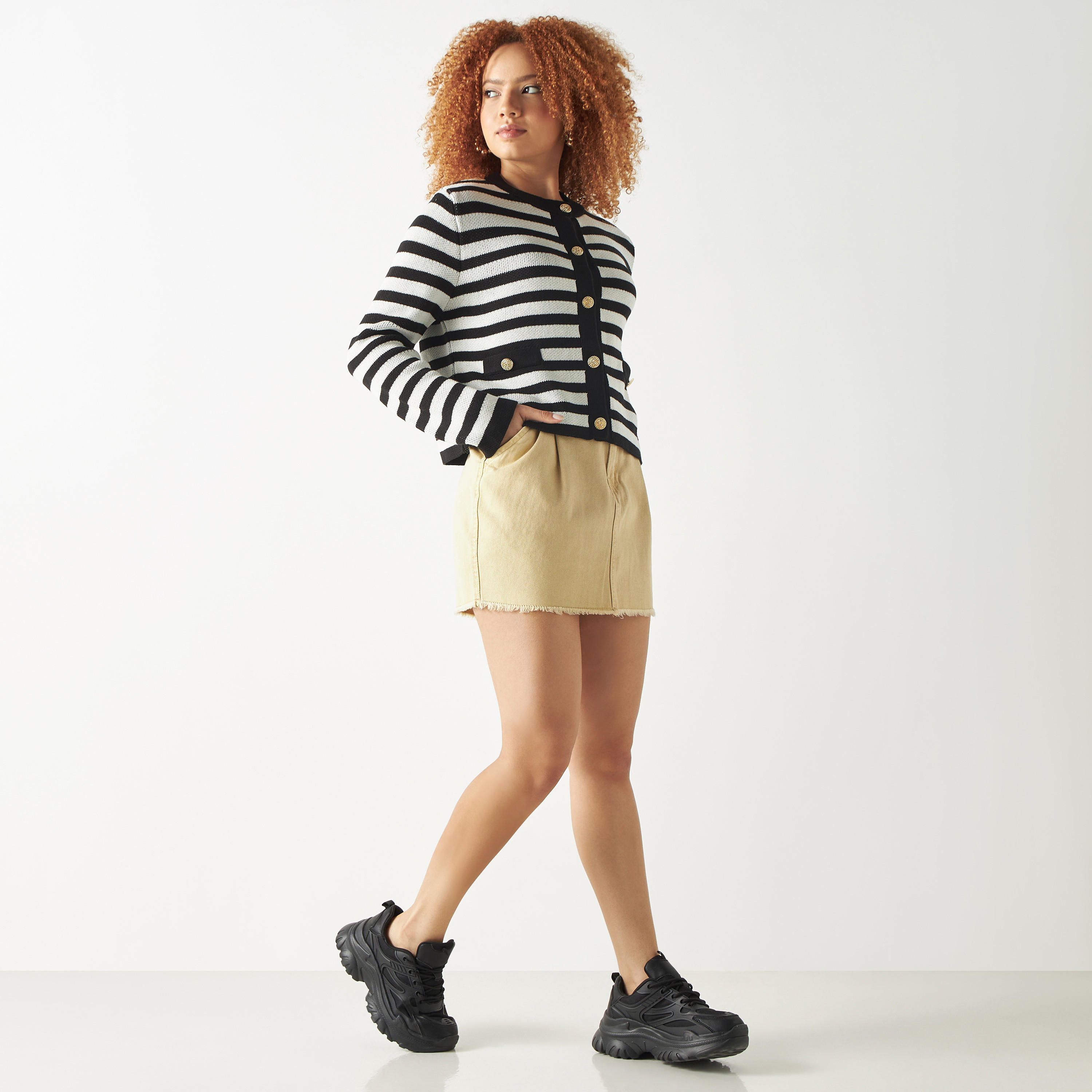 كارديجان مقلم بأكمام طويلة وأزرار-women-winterwear-cardigansandjumpers-cardigans-image-2