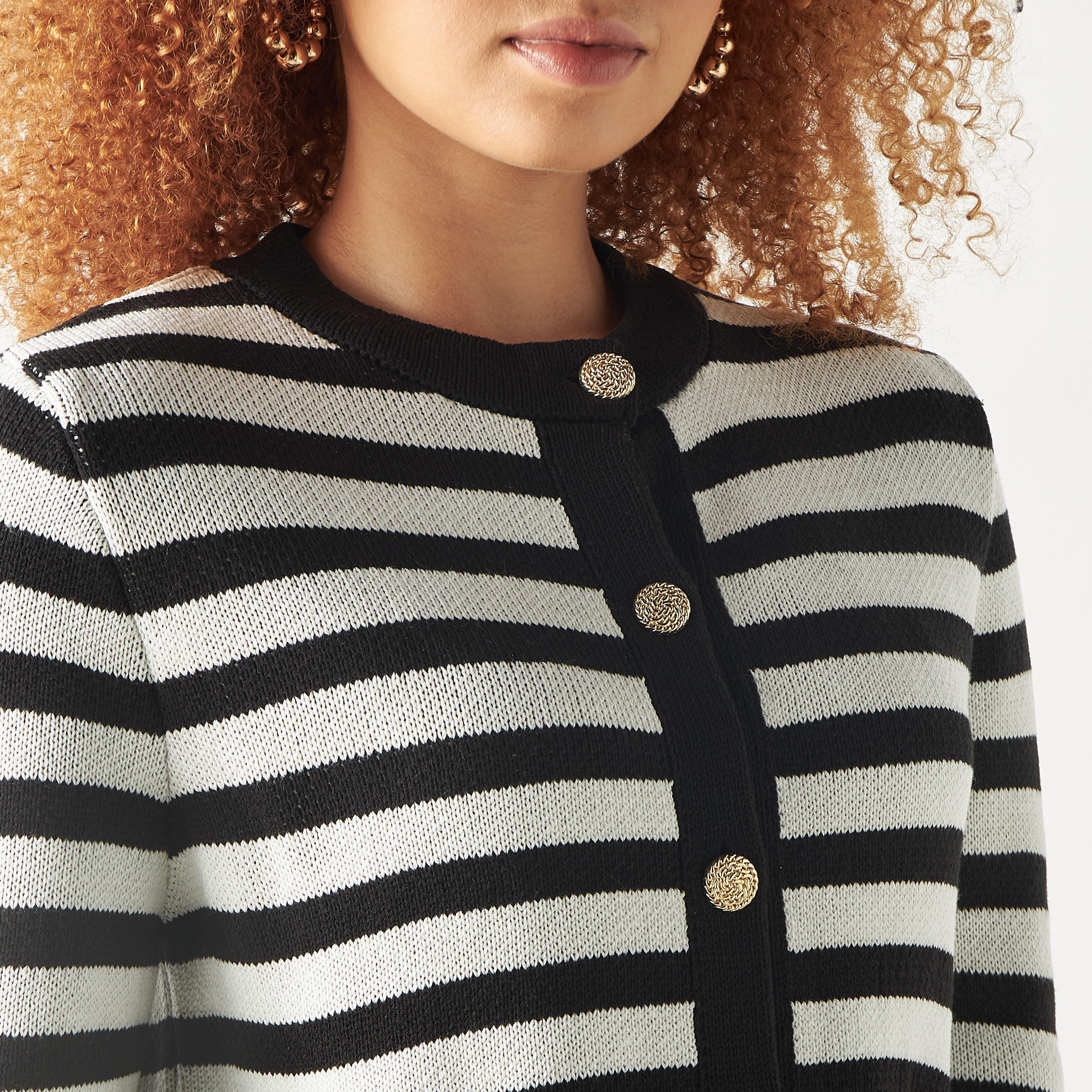 كارديجان مقلم بأكمام طويلة وأزرار-women-winterwear-cardigansandjumpers-cardigans-image-4