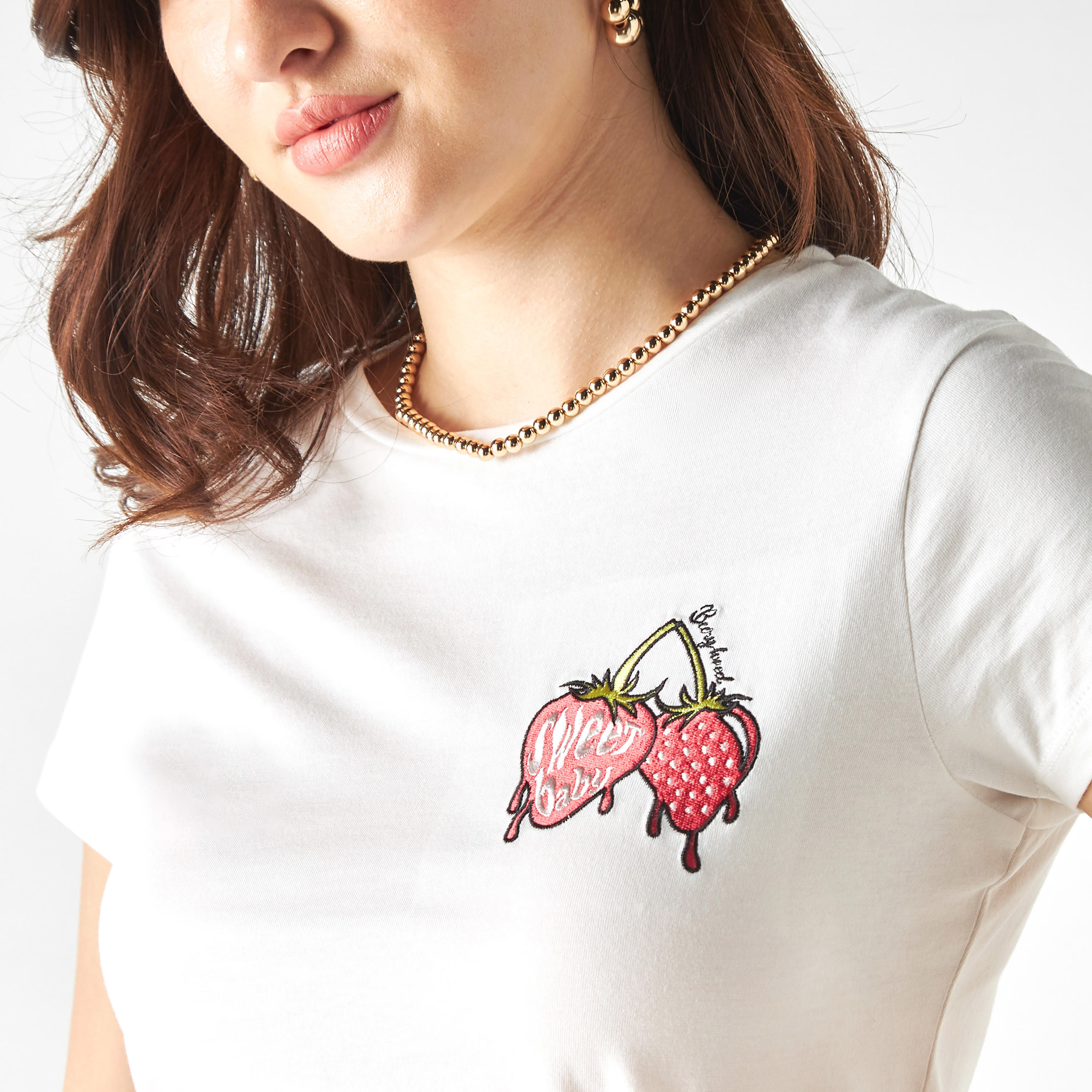 تيشيرت مطرز بياقة ضيقة وأكمام قصيرة-women-clothing-tshirts-image-4