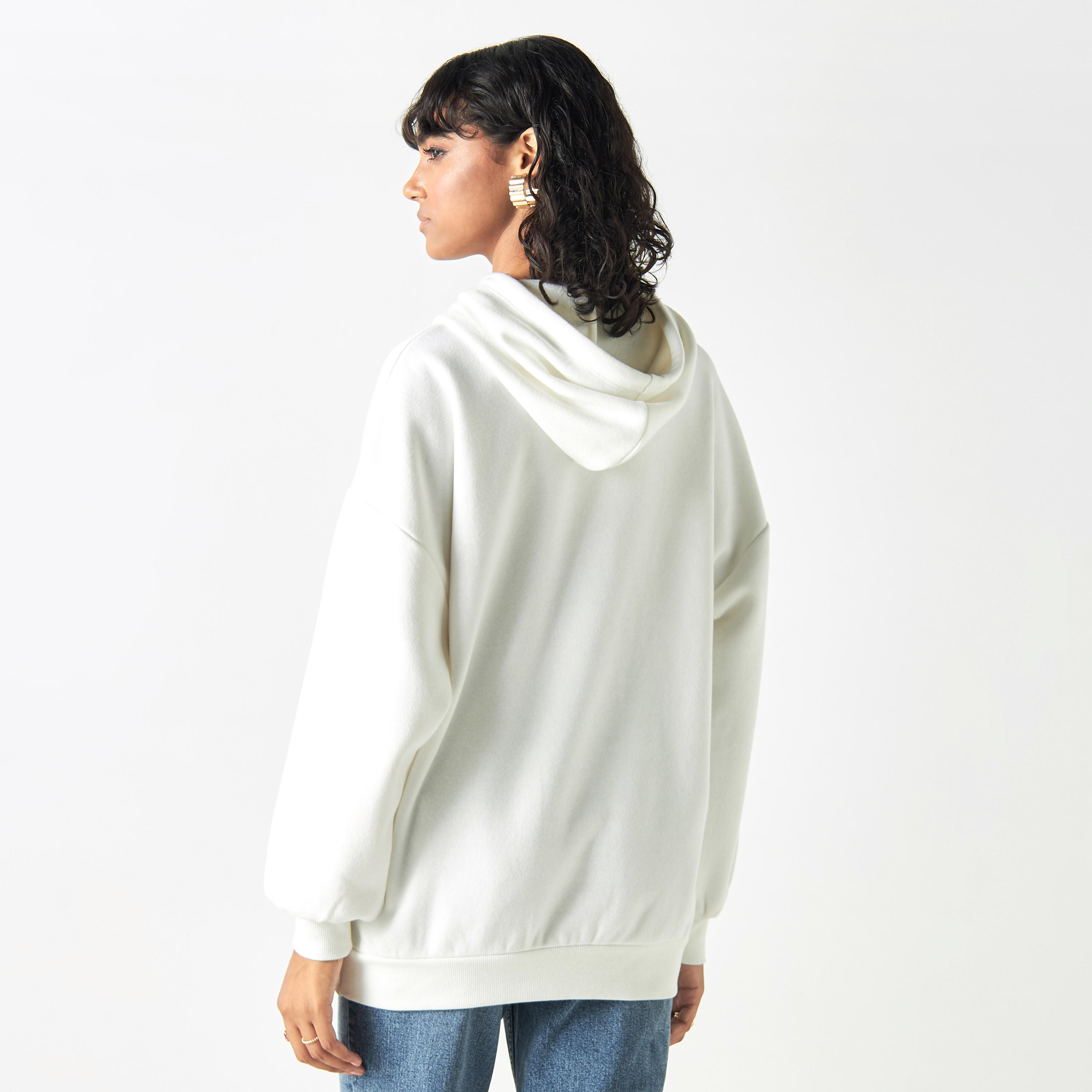 هودي فضفاض بأكمام بأكتاف منسدلة وجيب كنغر وطبعات-women-winterwear-hoodiesandsweatshirts-hoodies-image-3