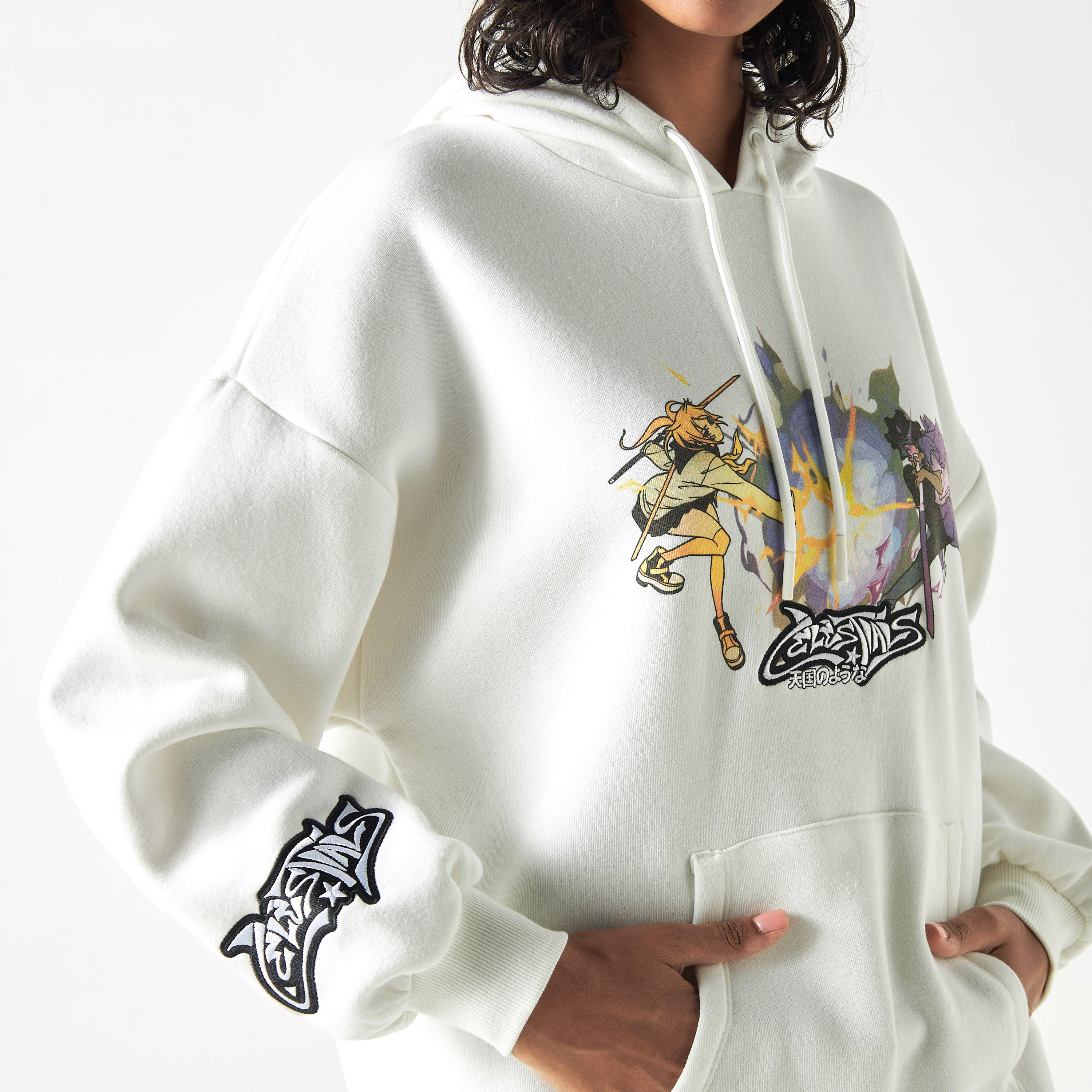 هودي فضفاض بأكمام بأكتاف منسدلة وجيب كنغر وطبعات-women-winterwear-hoodiesandsweatshirts-hoodies-image-4