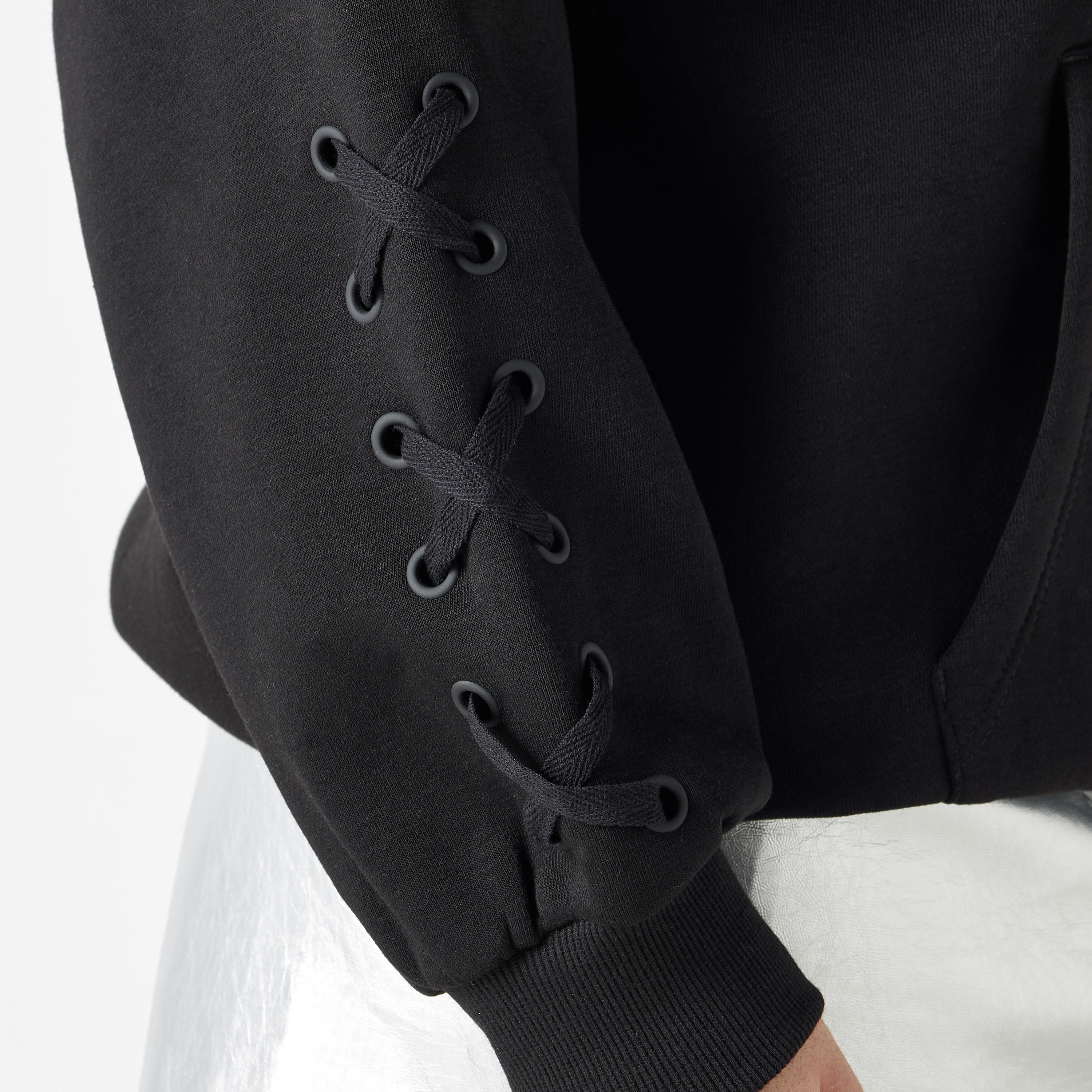 هودي فضفاض بأكمام بأكتاف منسدلة وجيب كنغر وطبعات-women-winterwear-hoodiesandsweatshirts-hoodies-image-4