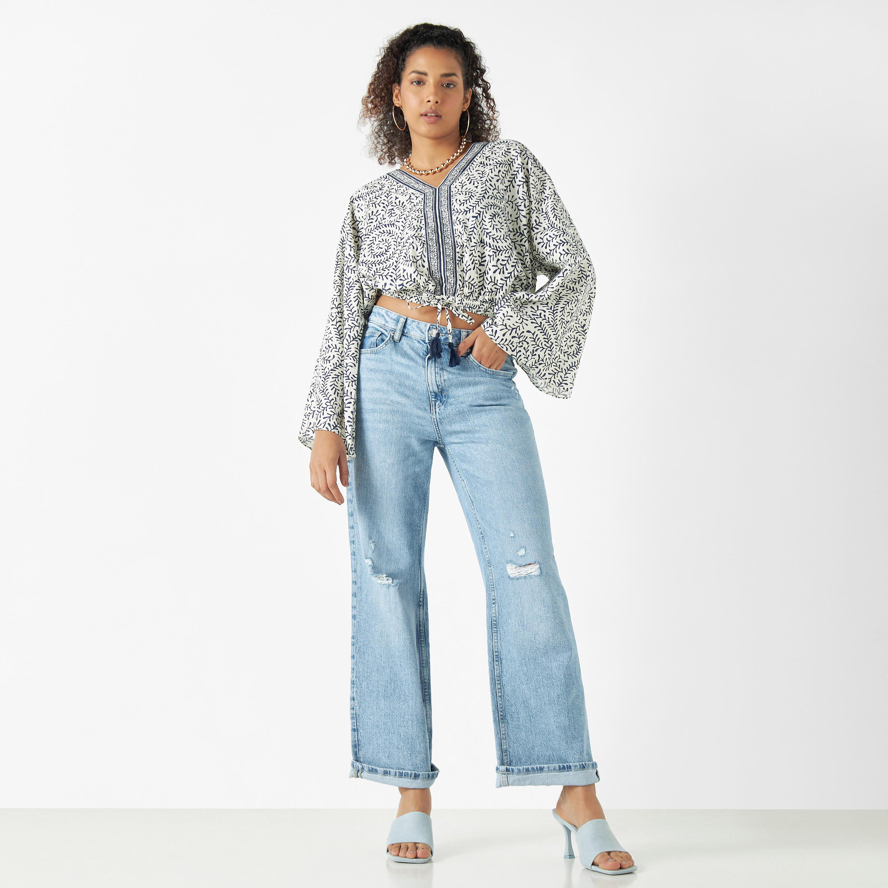 بلوزة بياقة V وخصر برباط وطبعات-women-clothing-shirtsandblouses-blouses-image-2