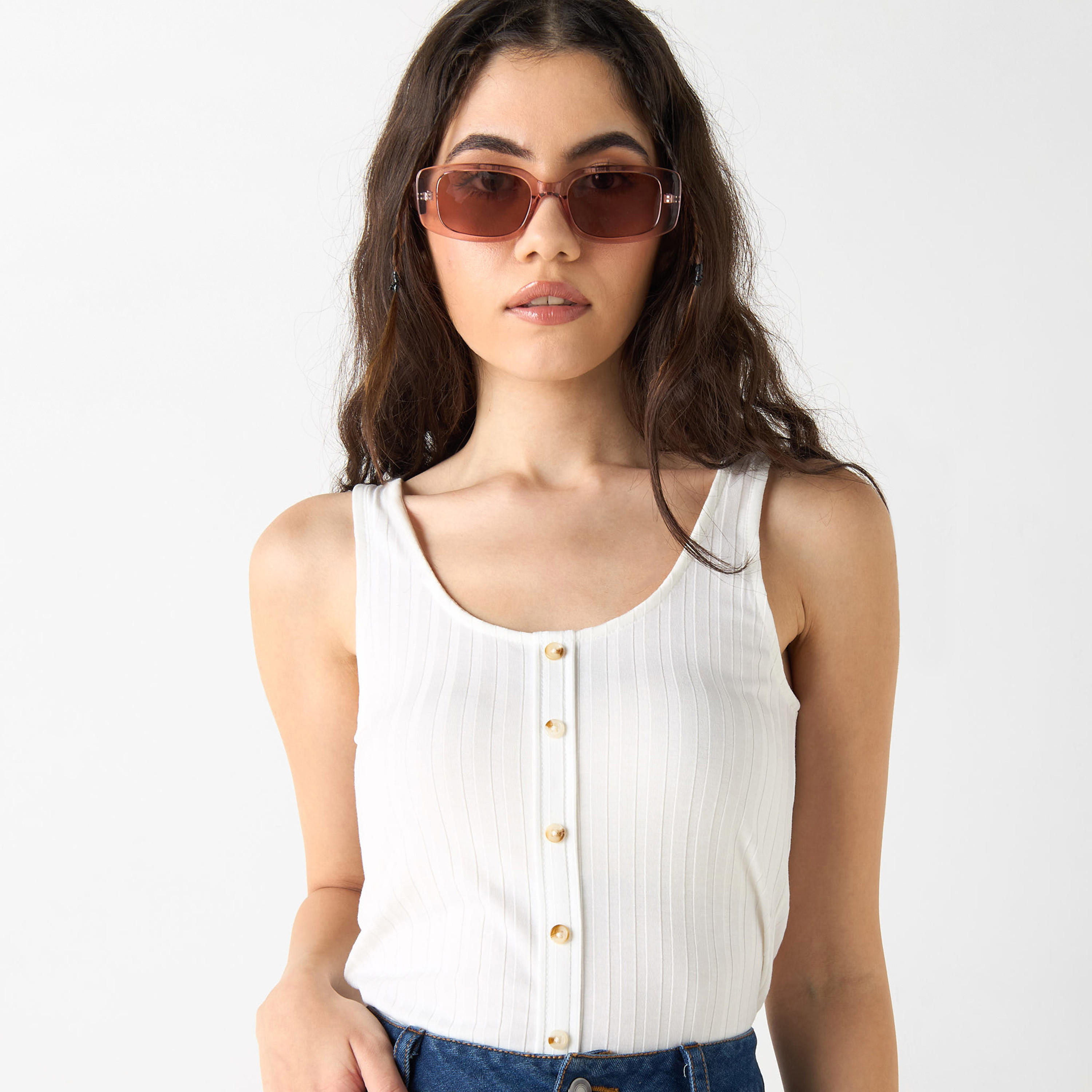 بلوزة مضلّعة بياقة عميقة ودون أكمام-women-clothing-tshirts-image-9