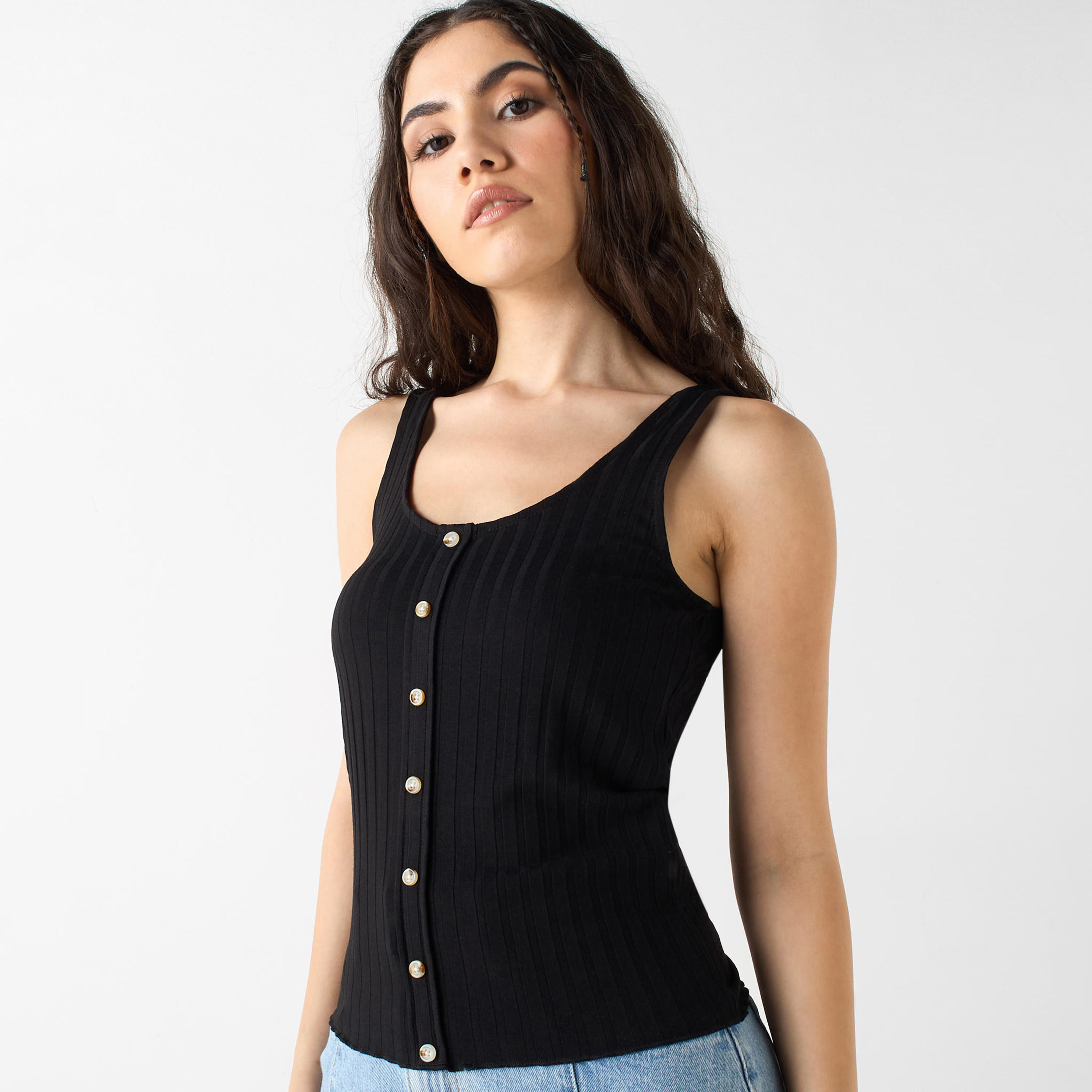 بلوزة مضلّعة بياقة عميقة ودون أكمام-women-clothing-tshirts-image-1