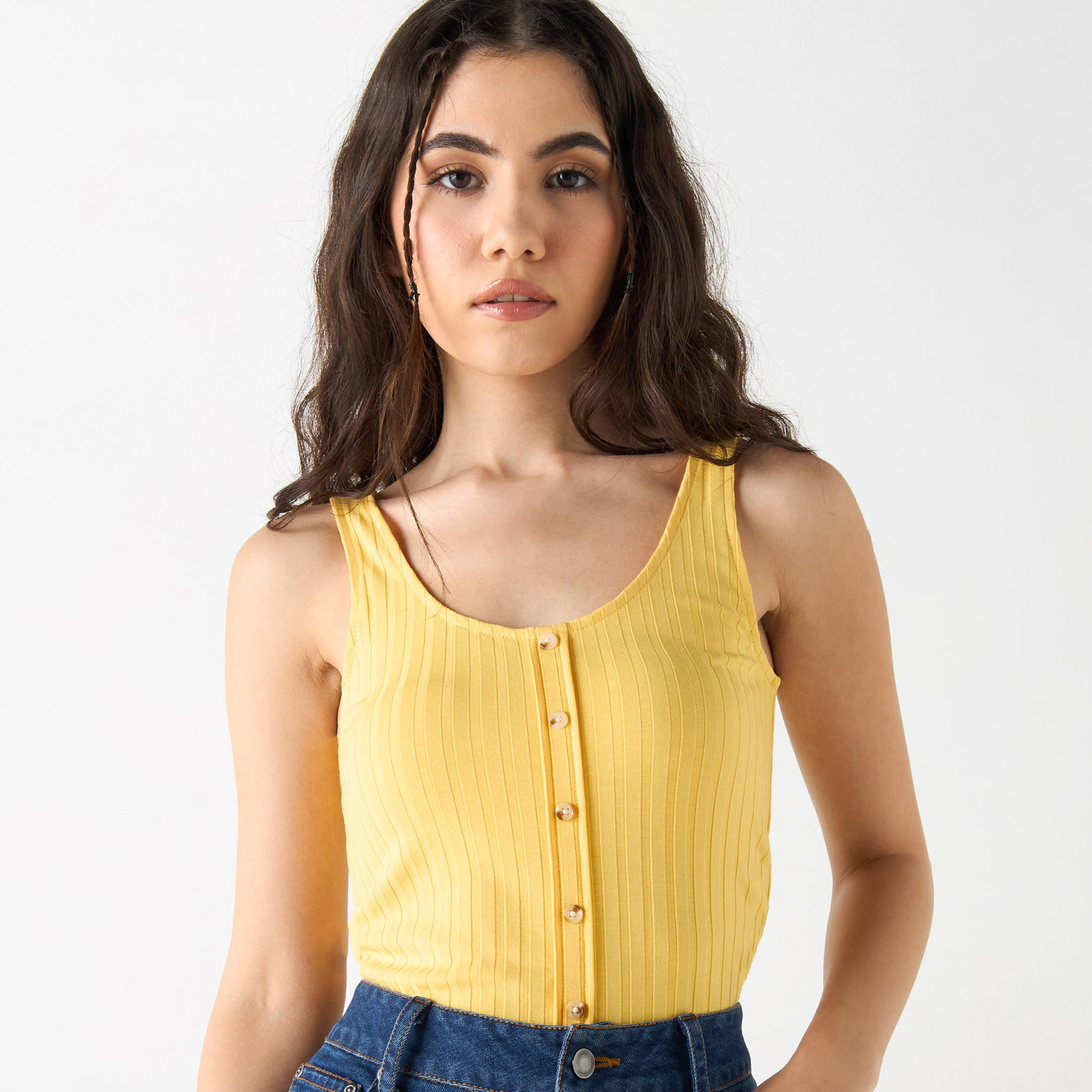بلوزة مضلّعة بياقة عميقة ودون أكمام-women-clothing-tshirts-image-5