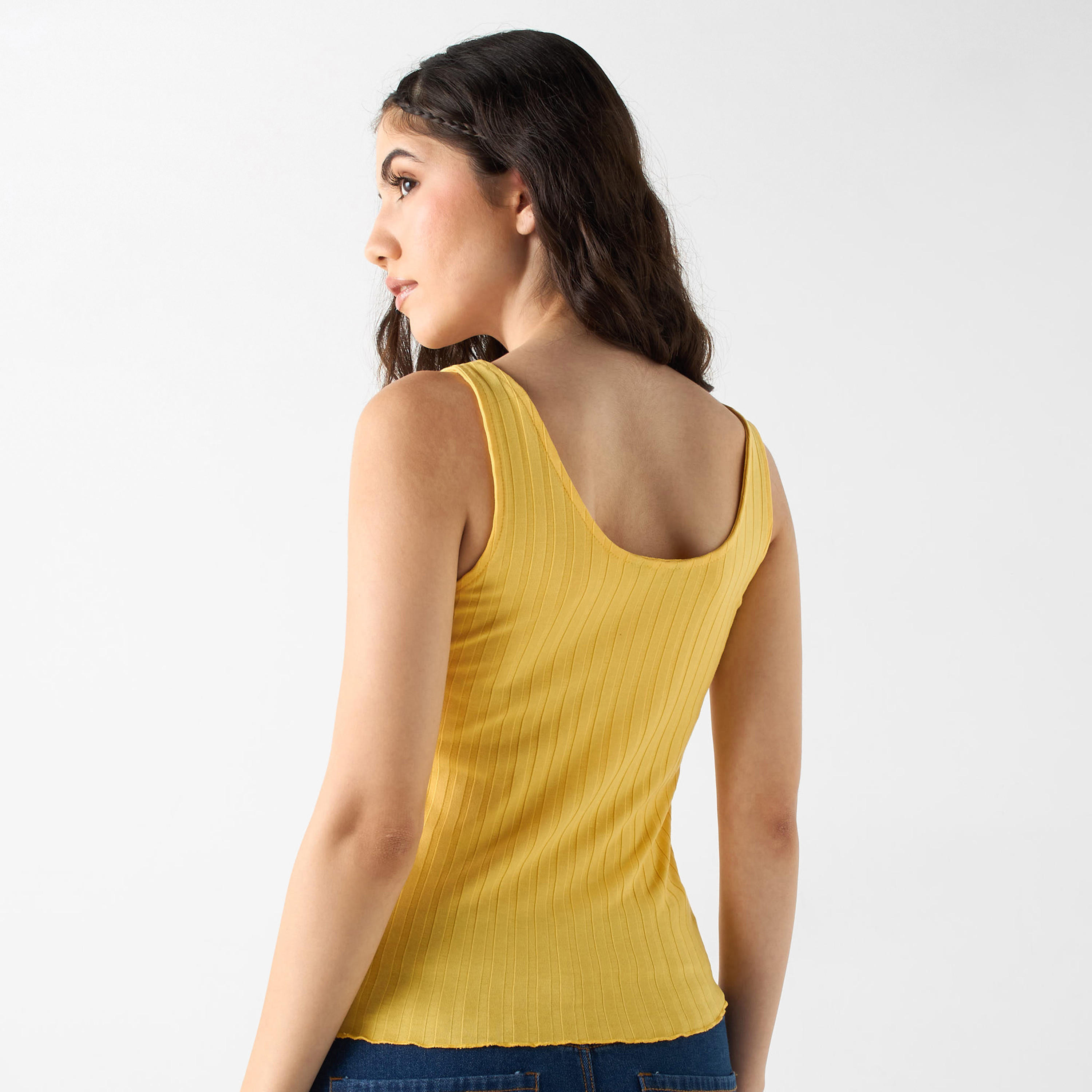 بلوزة مضلّعة بياقة عميقة ودون أكمام-women-clothing-tshirts-image-7