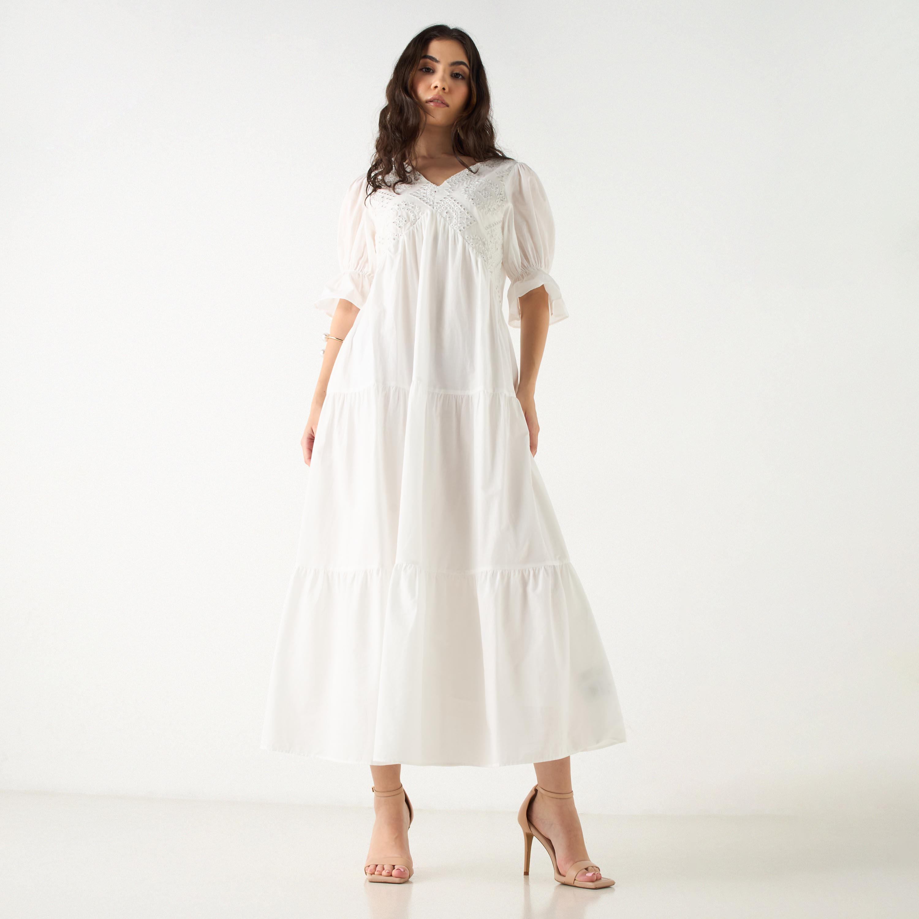 فستان إيه لاين ماكسي مطرّز بياقة V وأكمام قصيرة-women-clothing-dresses-image-1
