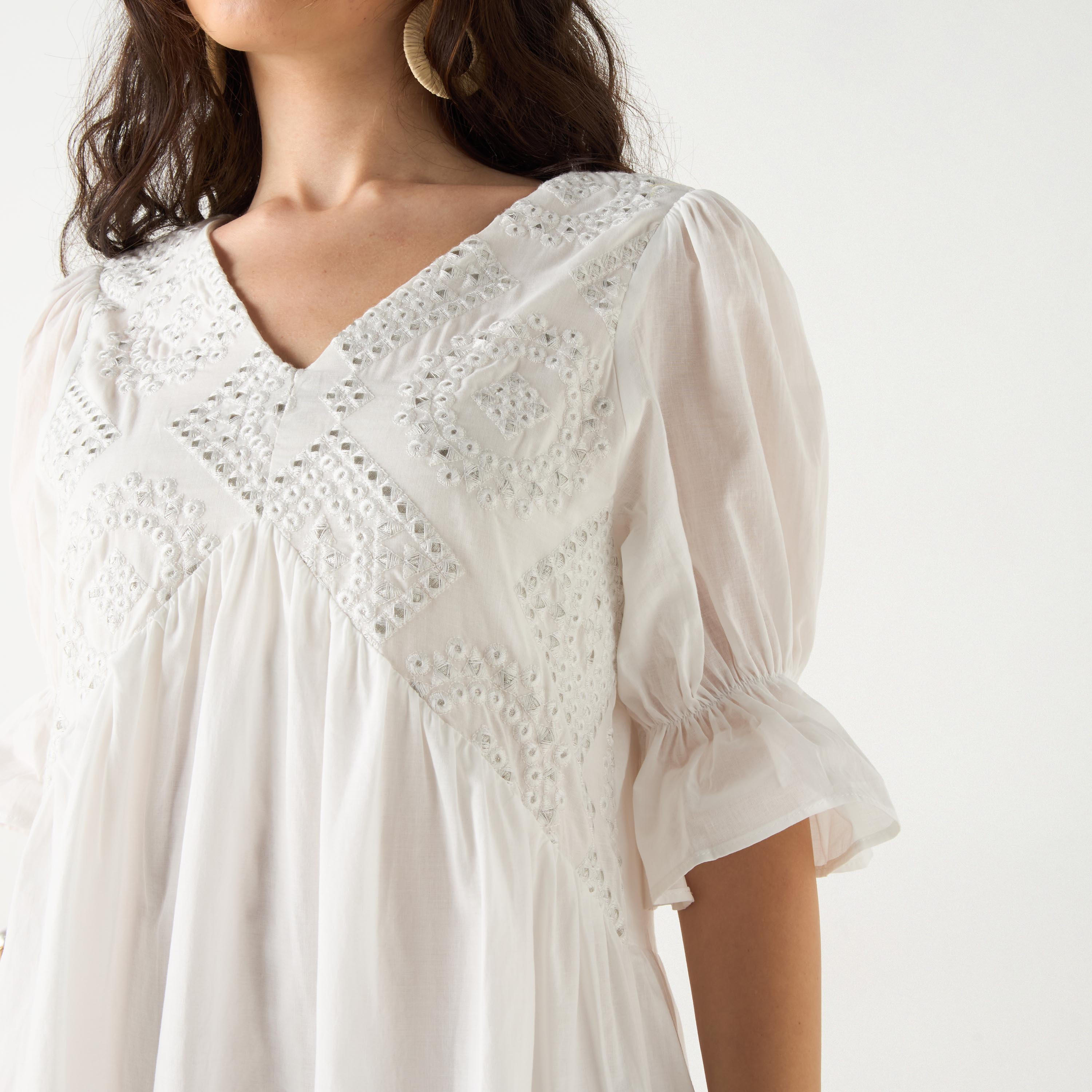 فستان إيه لاين ماكسي مطرّز بياقة V وأكمام قصيرة-women-clothing-dresses-image-5