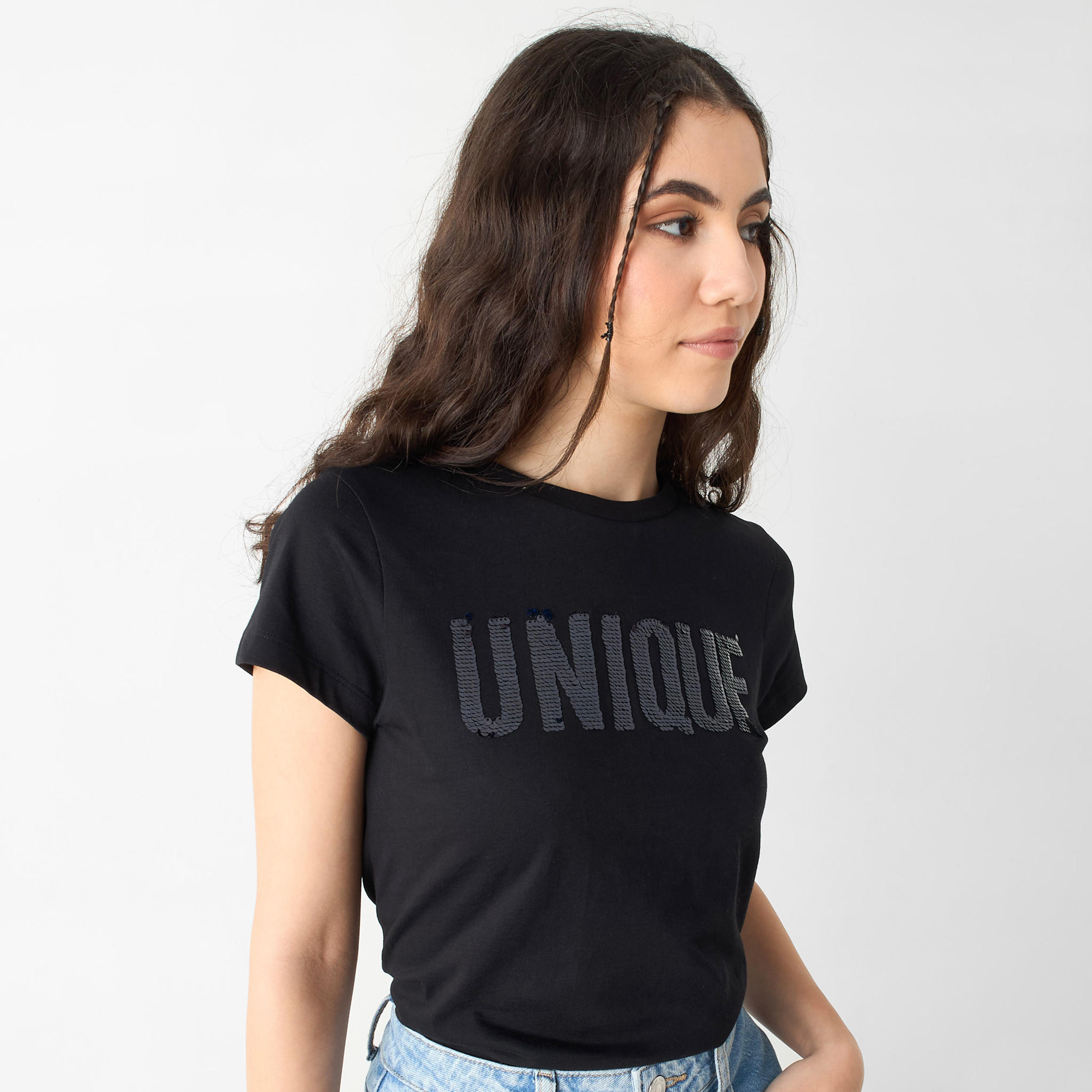 تيشيرت مزين بياقة ضيقة وأكمام قصيرة-women-clothing-tshirts-image-1