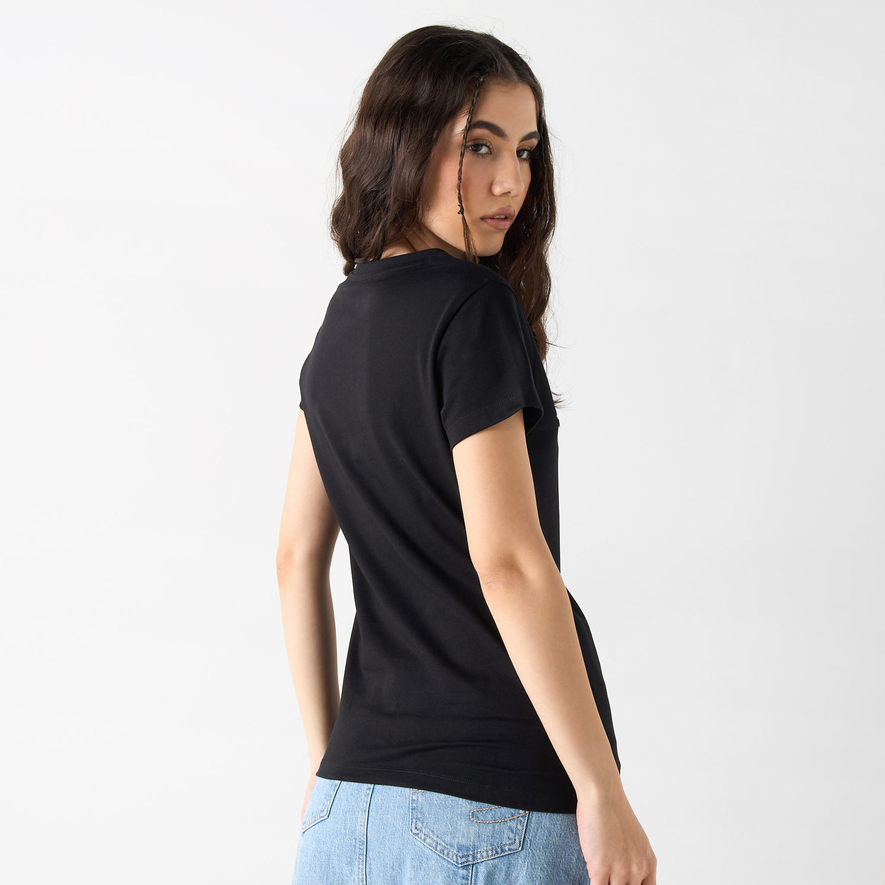 تيشيرت مزين بياقة ضيقة وأكمام قصيرة-women-clothing-tshirts-image-3