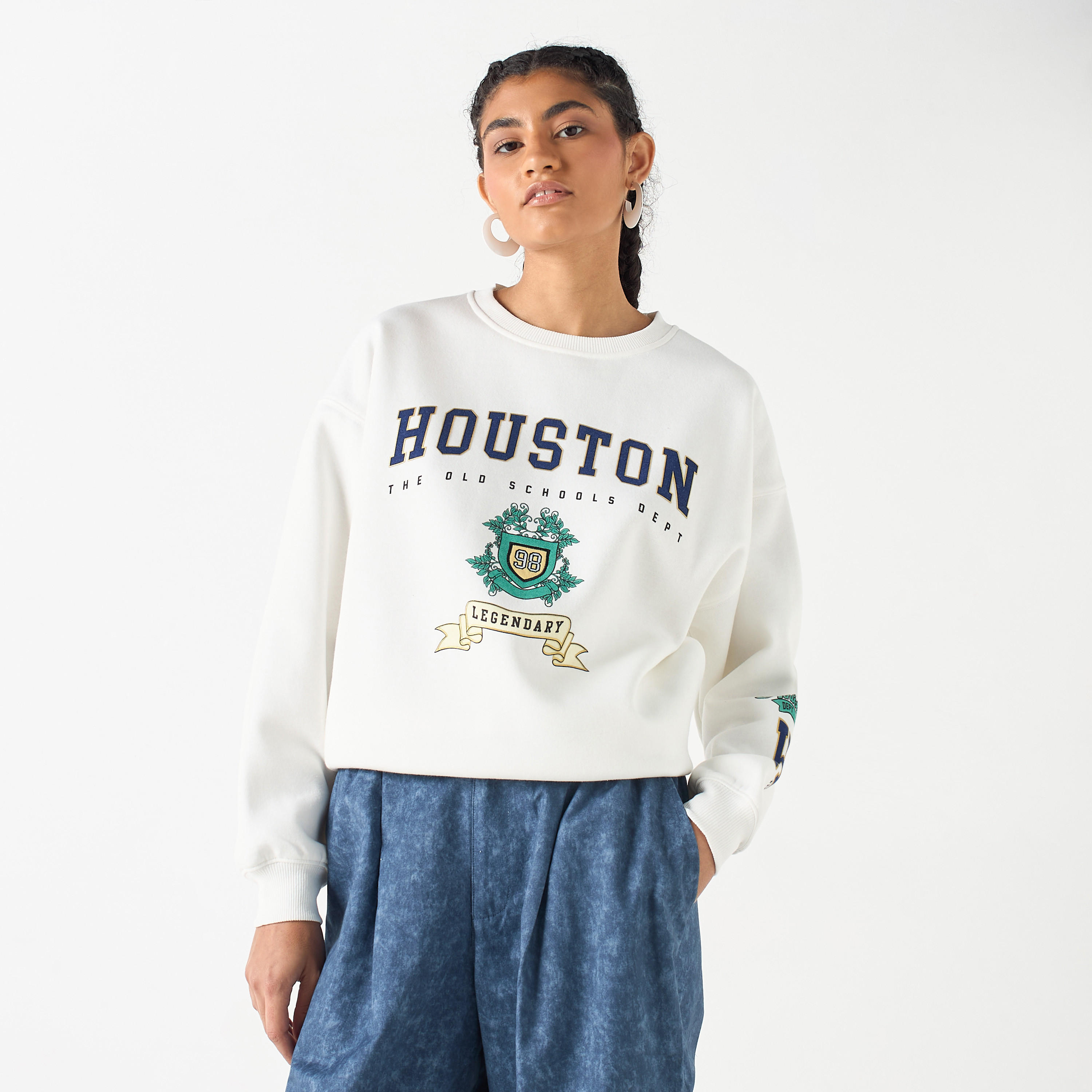 Printed Long Sleeves Sweatshirt with Crew Neck-women-winterwear-hoodiesandsweatshirts-sweatshirts-image-1