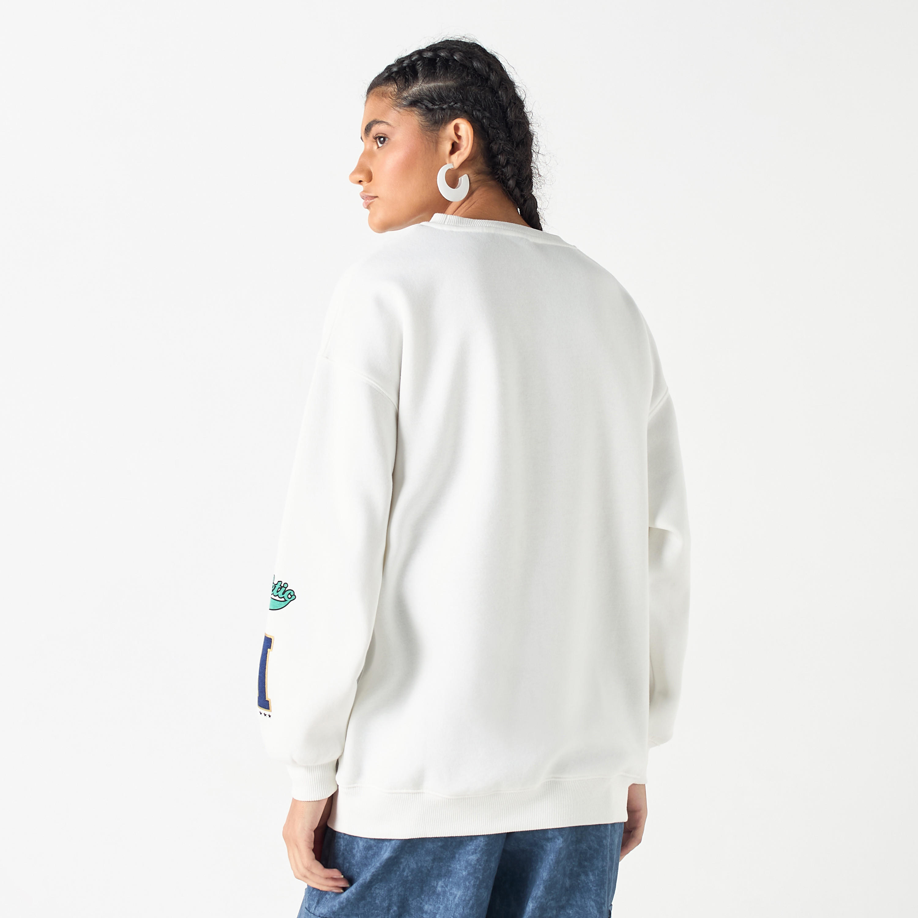 Printed Long Sleeves Sweatshirt with Crew Neck-women-winterwear-hoodiesandsweatshirts-sweatshirts-image-3