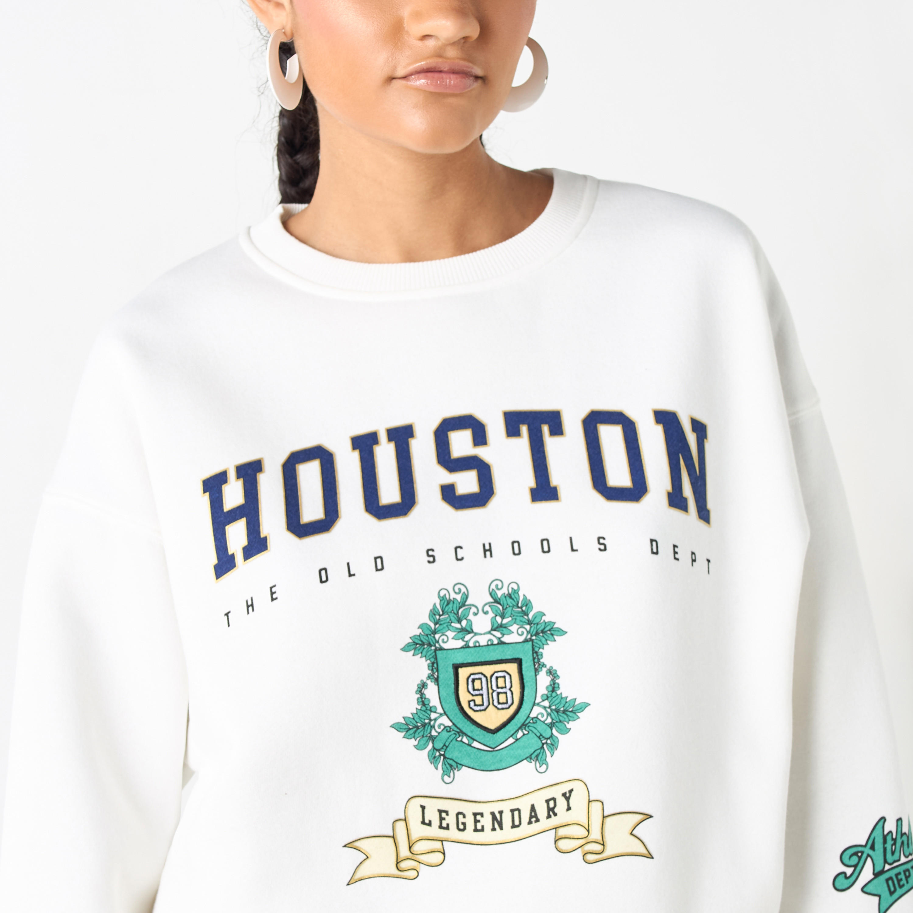 Printed Long Sleeves Sweatshirt with Crew Neck-women-winterwear-hoodiesandsweatshirts-sweatshirts-image-4