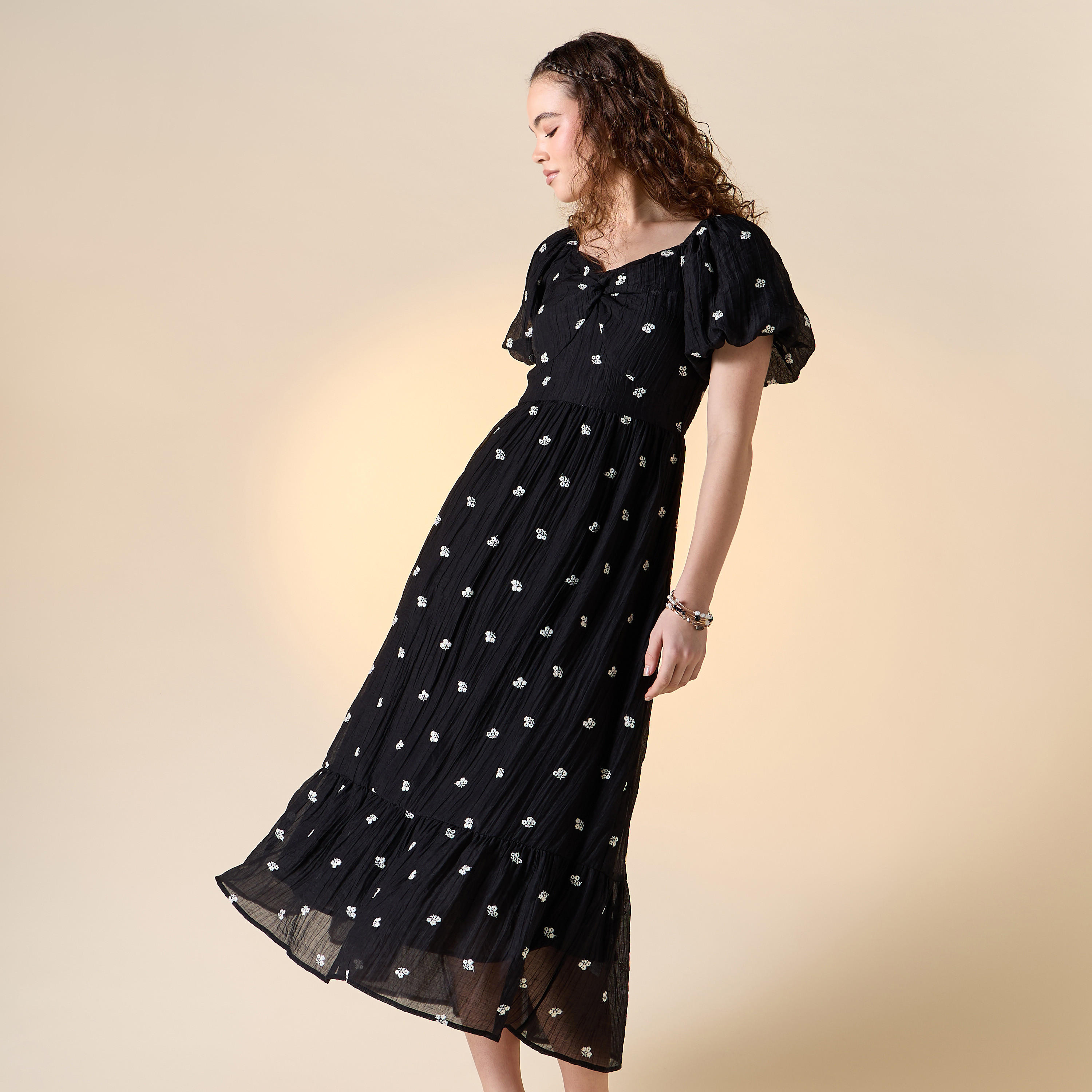 Floral Embroidered Midi Dress with Sweetheart Neck and Short Sleeves-women-clothing-dresses-image-11