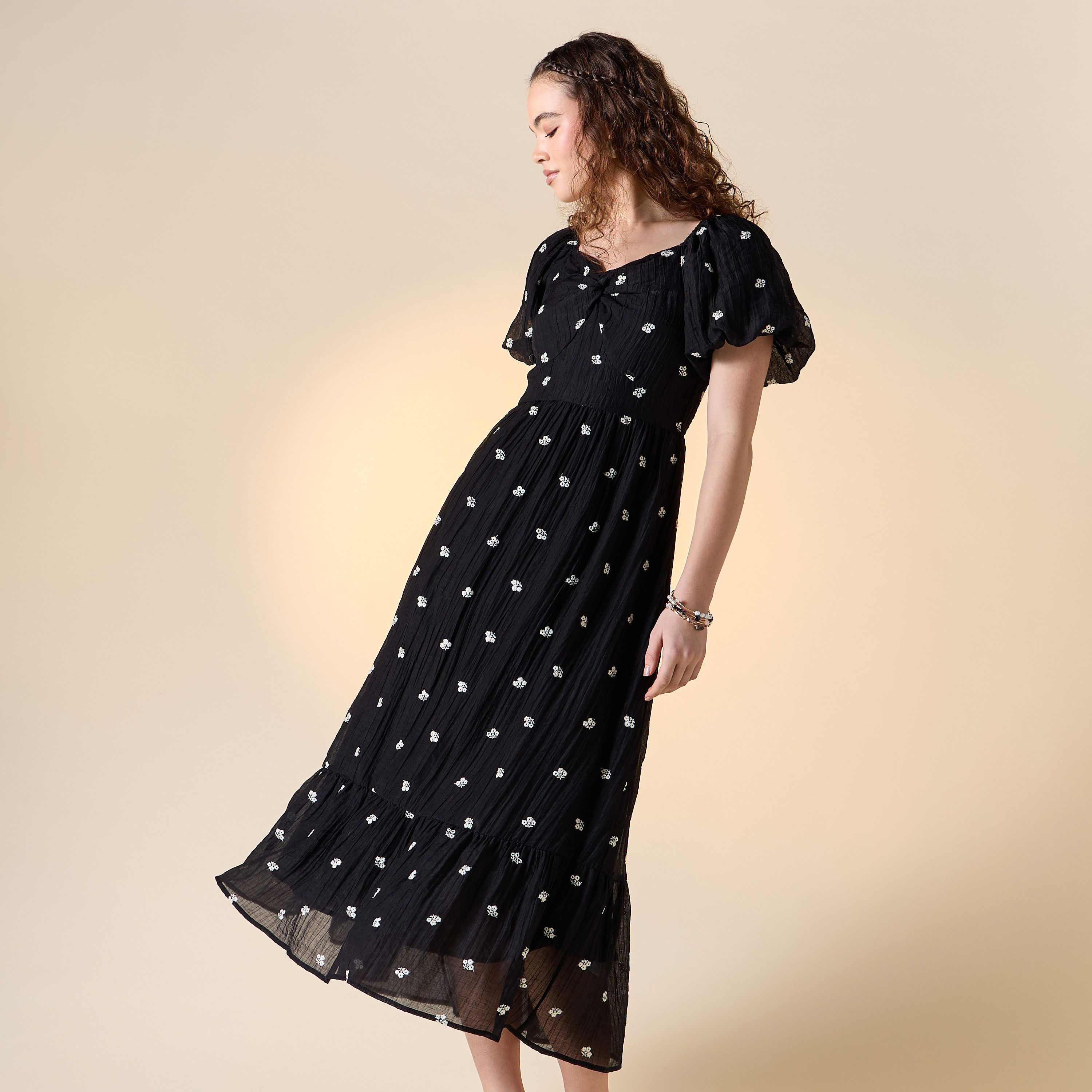 Floral Embroidered Midi Dress with Sweetheart Neck and Short Sleeves-women-clothing-dresses-image-11