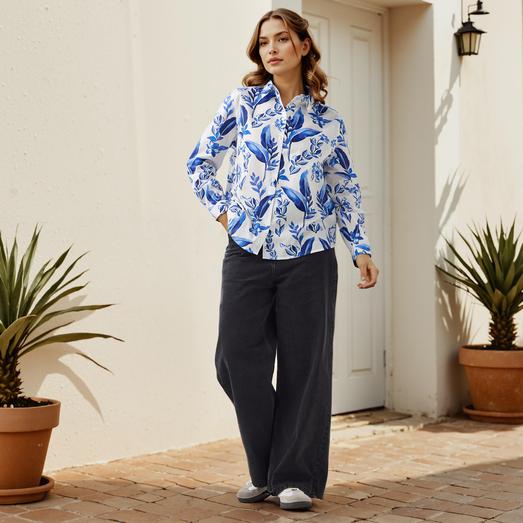 قميص قطن بياقة عادية وطبعات أزهار-women-clothing-shirtsandblouses-shirts-image-2