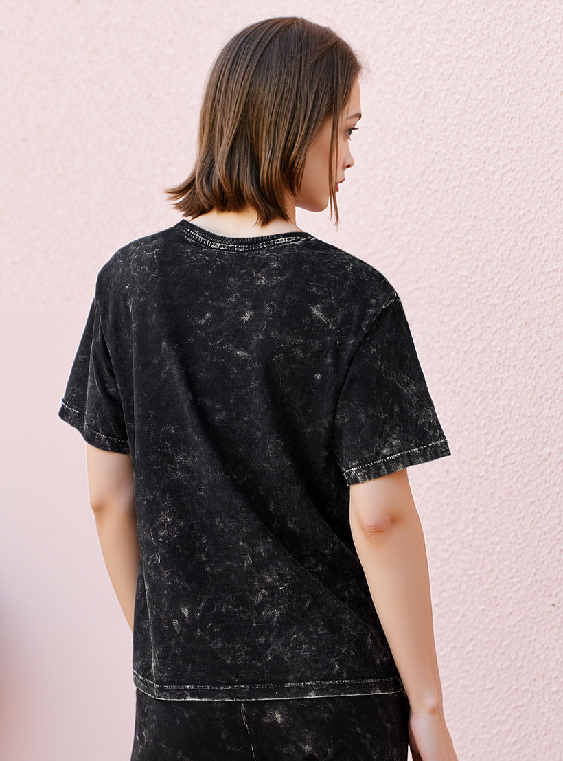تيشيرت قطن مغسول بالحامض بياقة ضيقة وأكمام قصيرة-women-clothing-tshirts-image-3