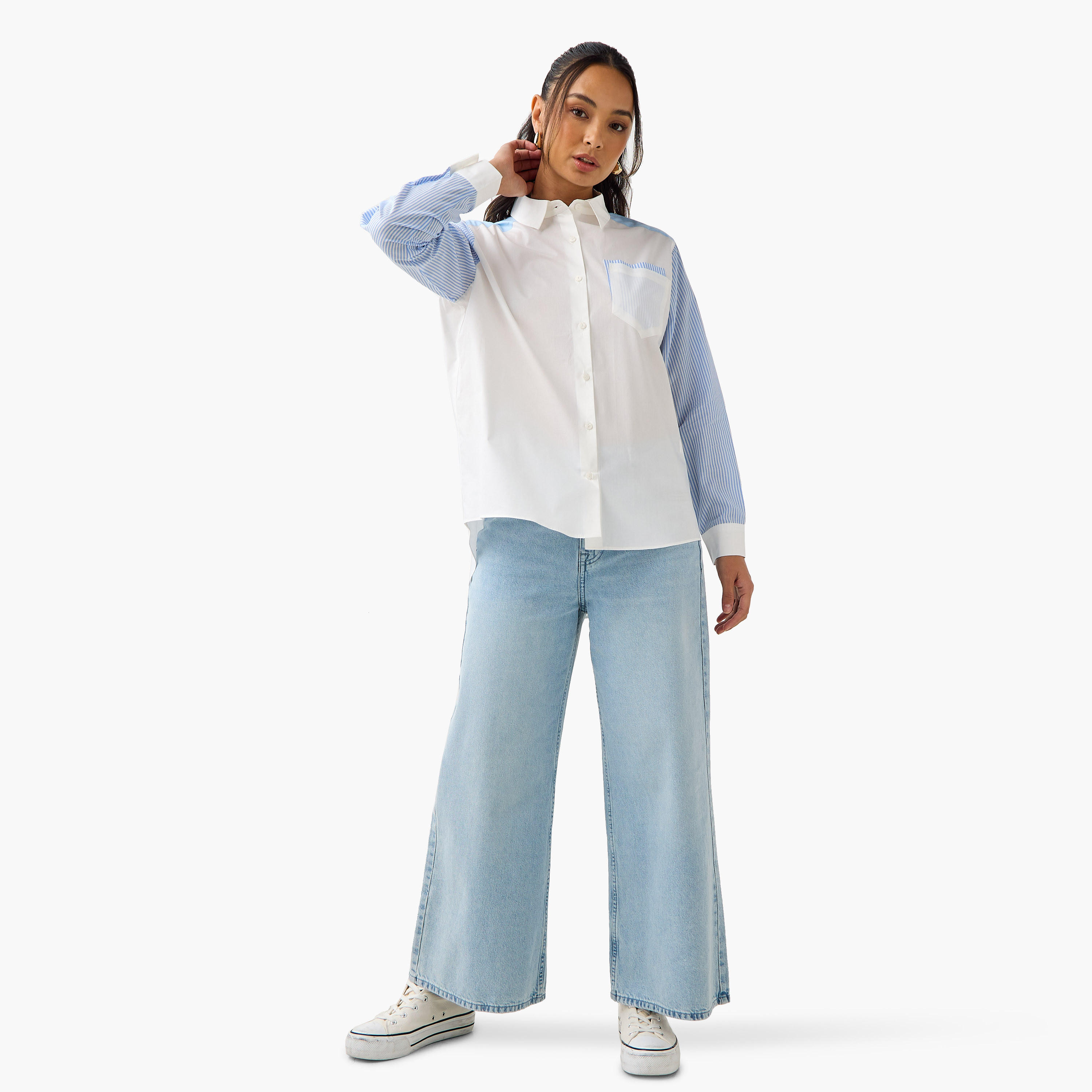 قميص قطن مقلم بقصّة عادية وياقة عادية وجيب على الصدر-women-clothing-shirtsandblouses-shirts-image-2