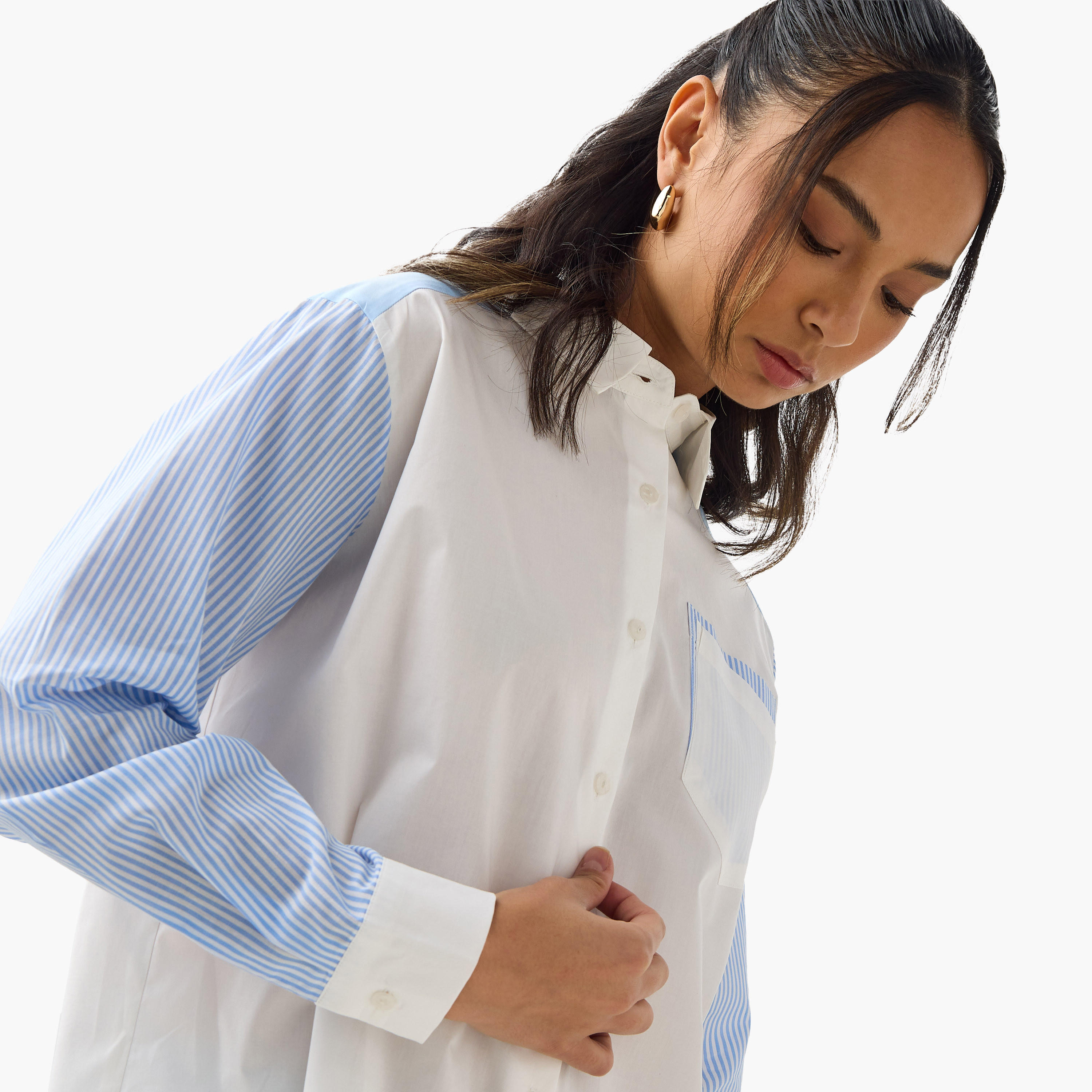 قميص قطن مقلم بقصّة عادية وياقة عادية وجيب على الصدر-women-clothing-shirtsandblouses-shirts-image-4