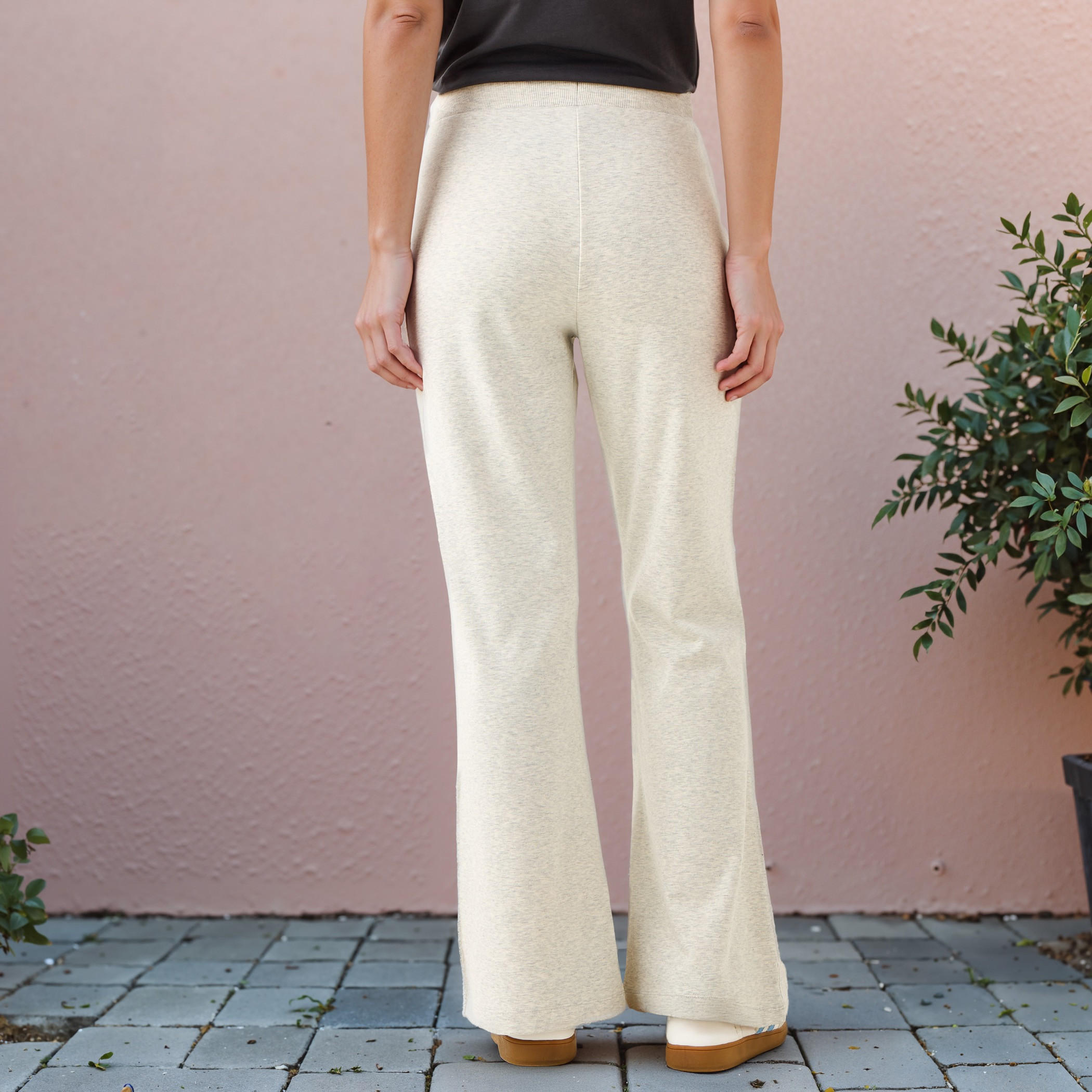 بنطلون ليقنز واسع بارز الملمس بخصر مطاطي -women-clothing-bottoms-leggings-image-3