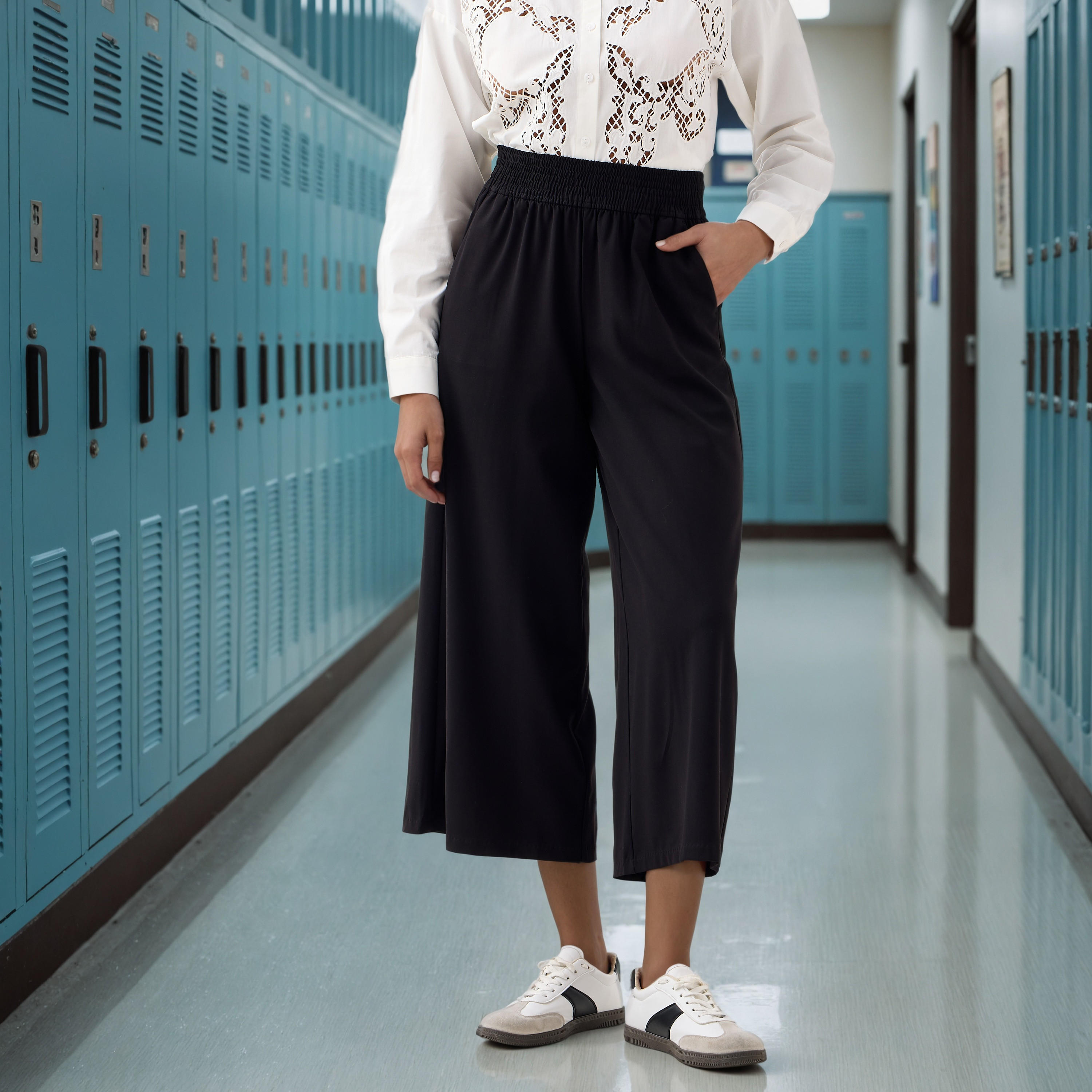 بنطلون كولوت بقصة عادية وخصر مرن وجيوب-women-clothing-bottoms-trousers-image-5