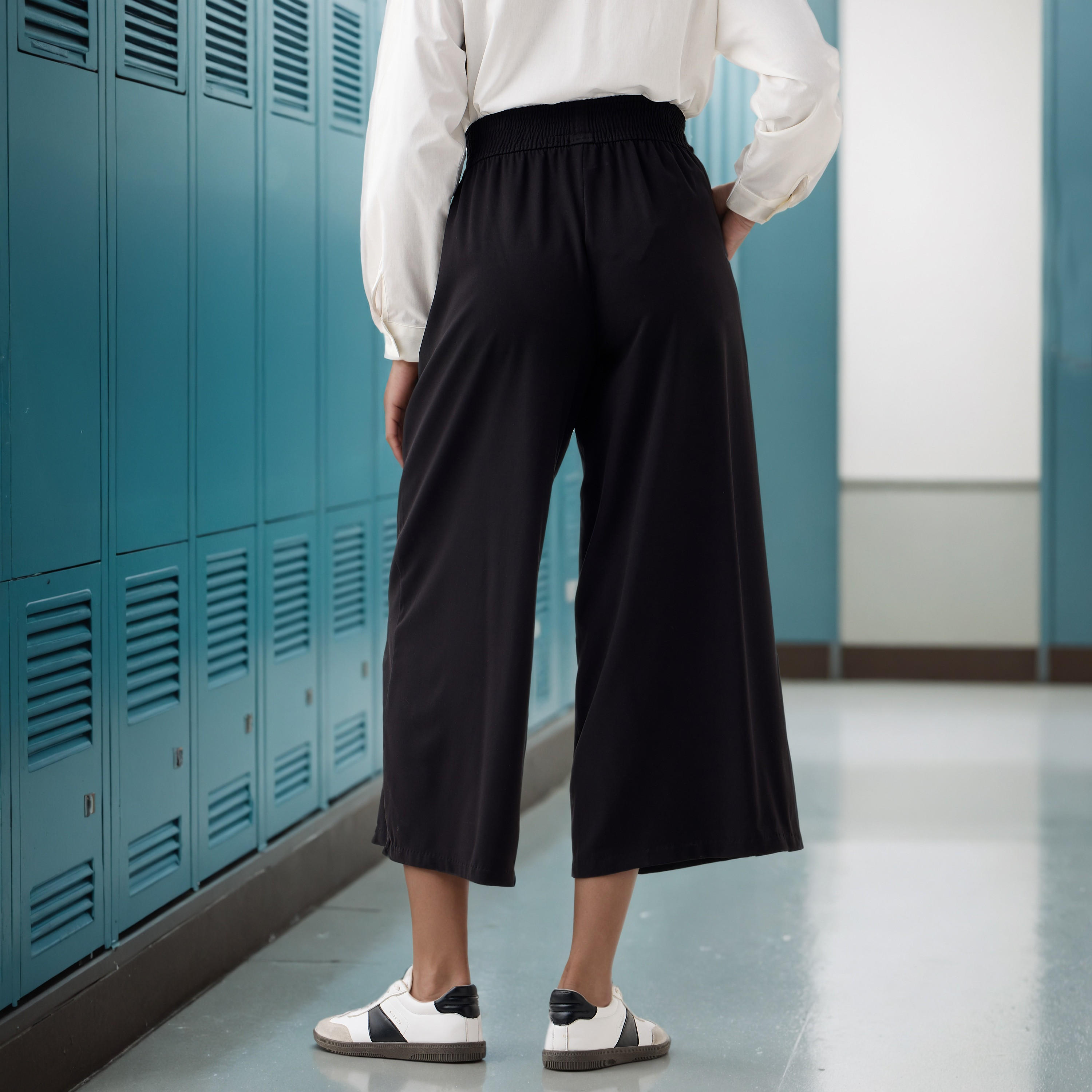 بنطلون كولوت بقصة عادية وخصر مرن وجيوب-women-clothing-bottoms-trousers-image-3