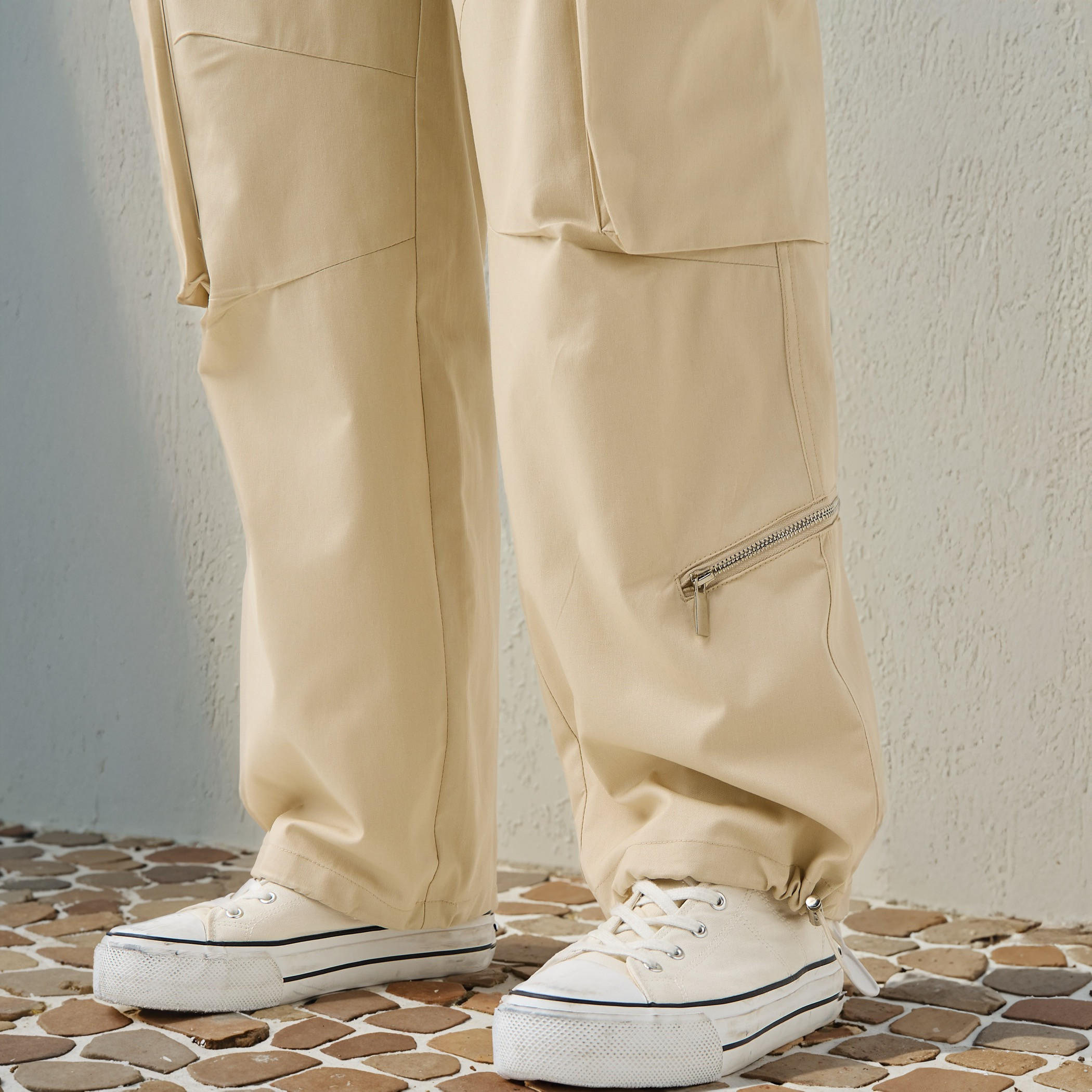 بنطلون كارجو بجيوب بسحاب ورباط إغلاق-women-clothing-bottoms-trousers-image-5
