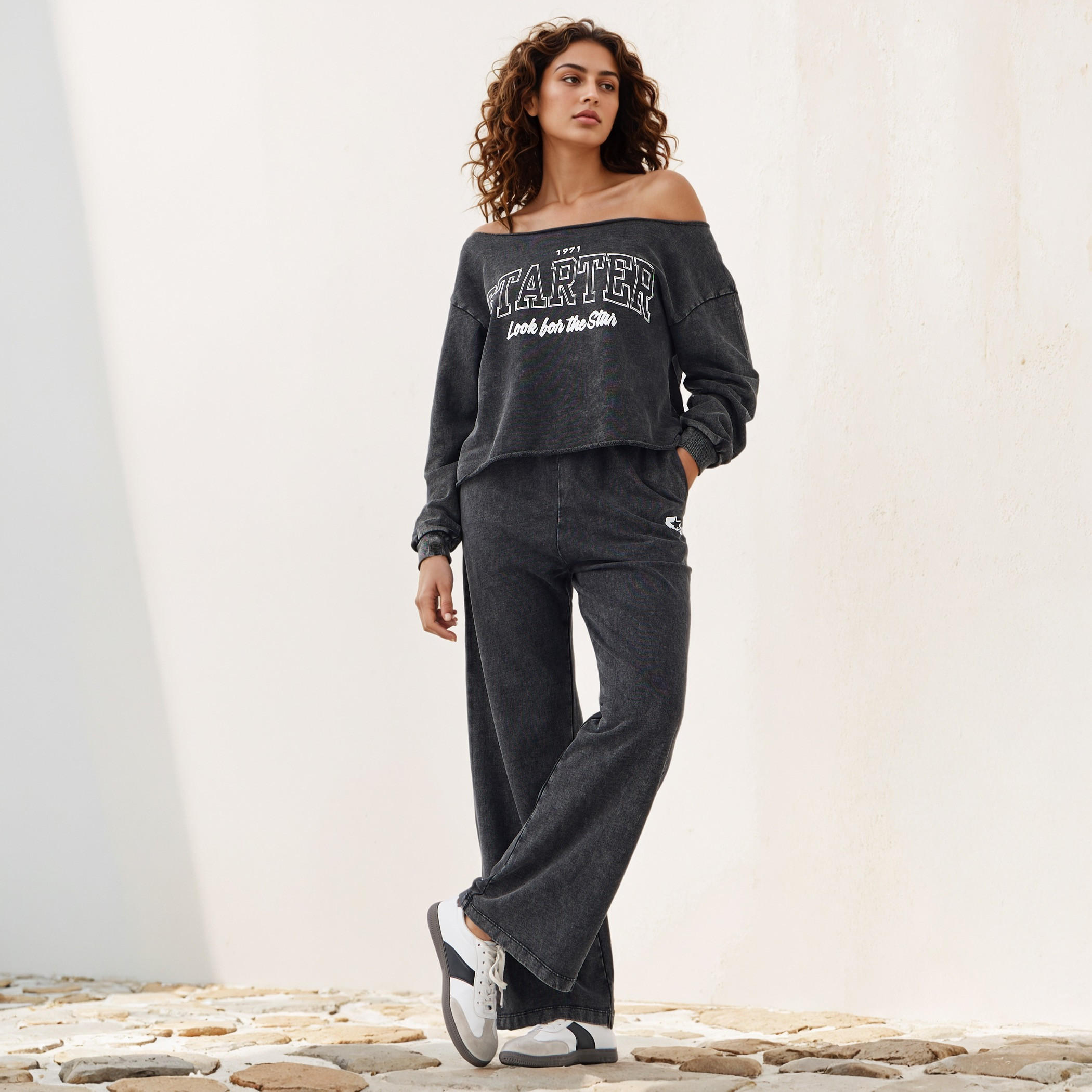 Printed Cropped Sweatshirt with Boat Neck and Long Sleeves-women-winterwear-hoodiesandsweatshirts-sweatshirts-image-2