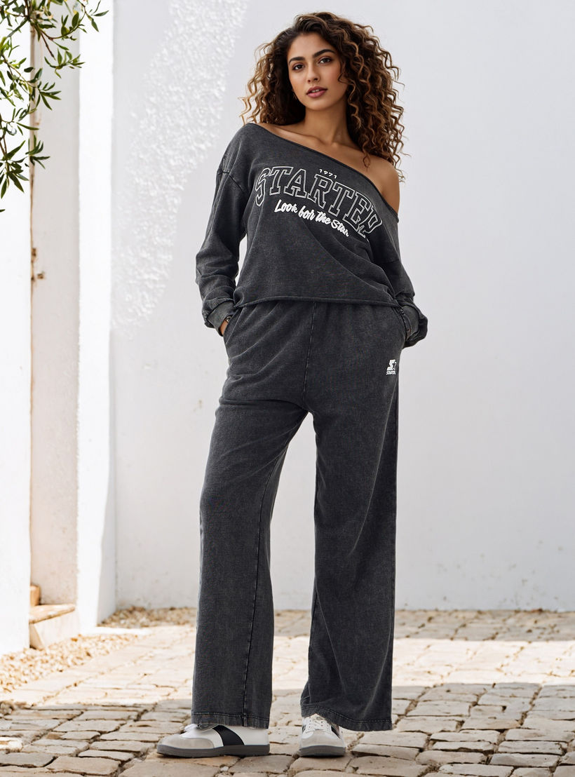 بنطلون رياضي بقصة عادية وخصر مرن وتفاصيل شعار-women-clothing-bottoms-joggers-image-2