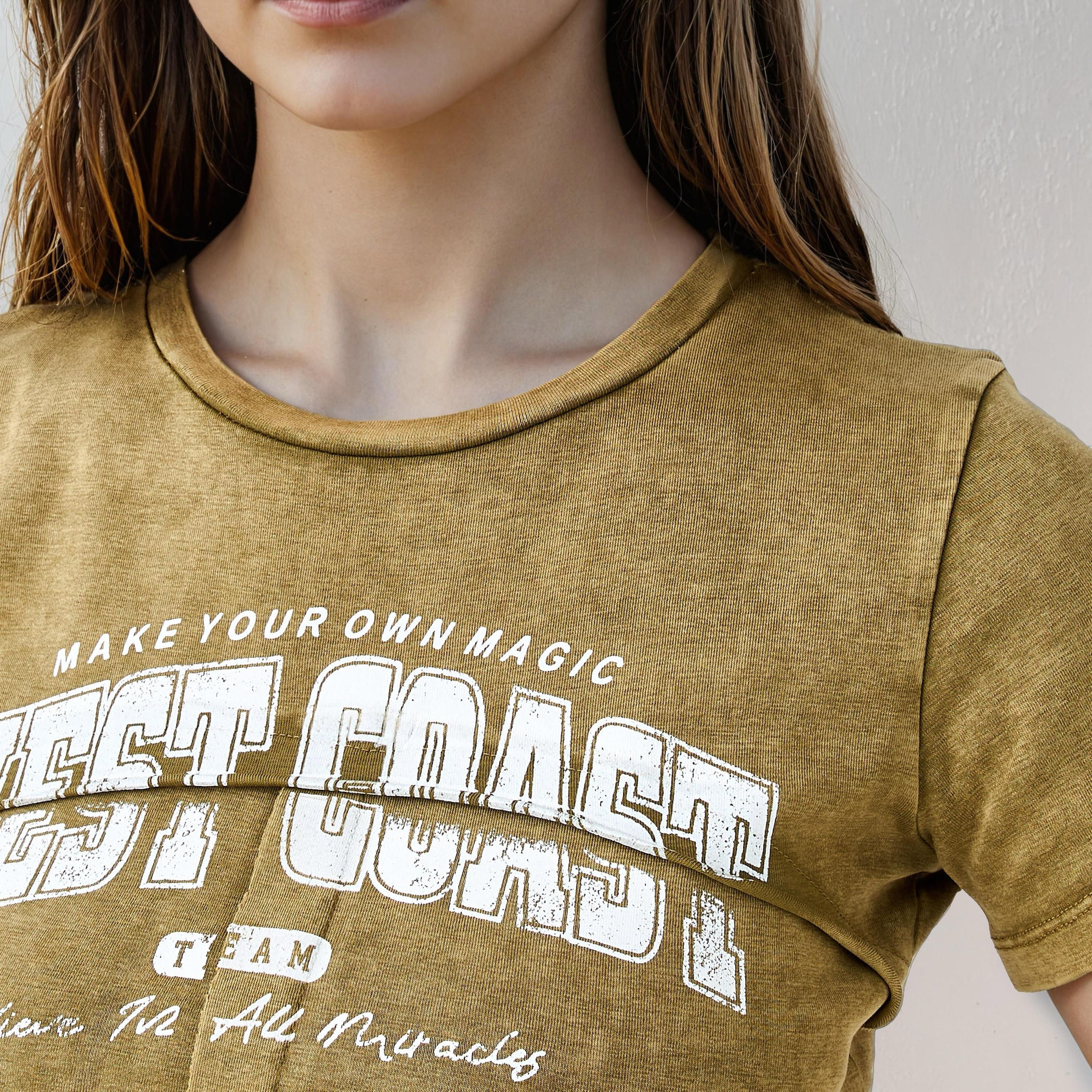 تيشيرت بطبعات تايبوجرافيك-women-clothing-tshirts-image-1