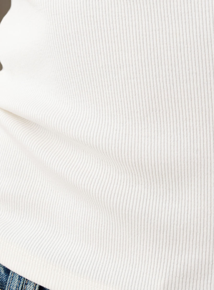تيشيرت مضلع بياقة هينلي-women-clothing-tshirts-image-5