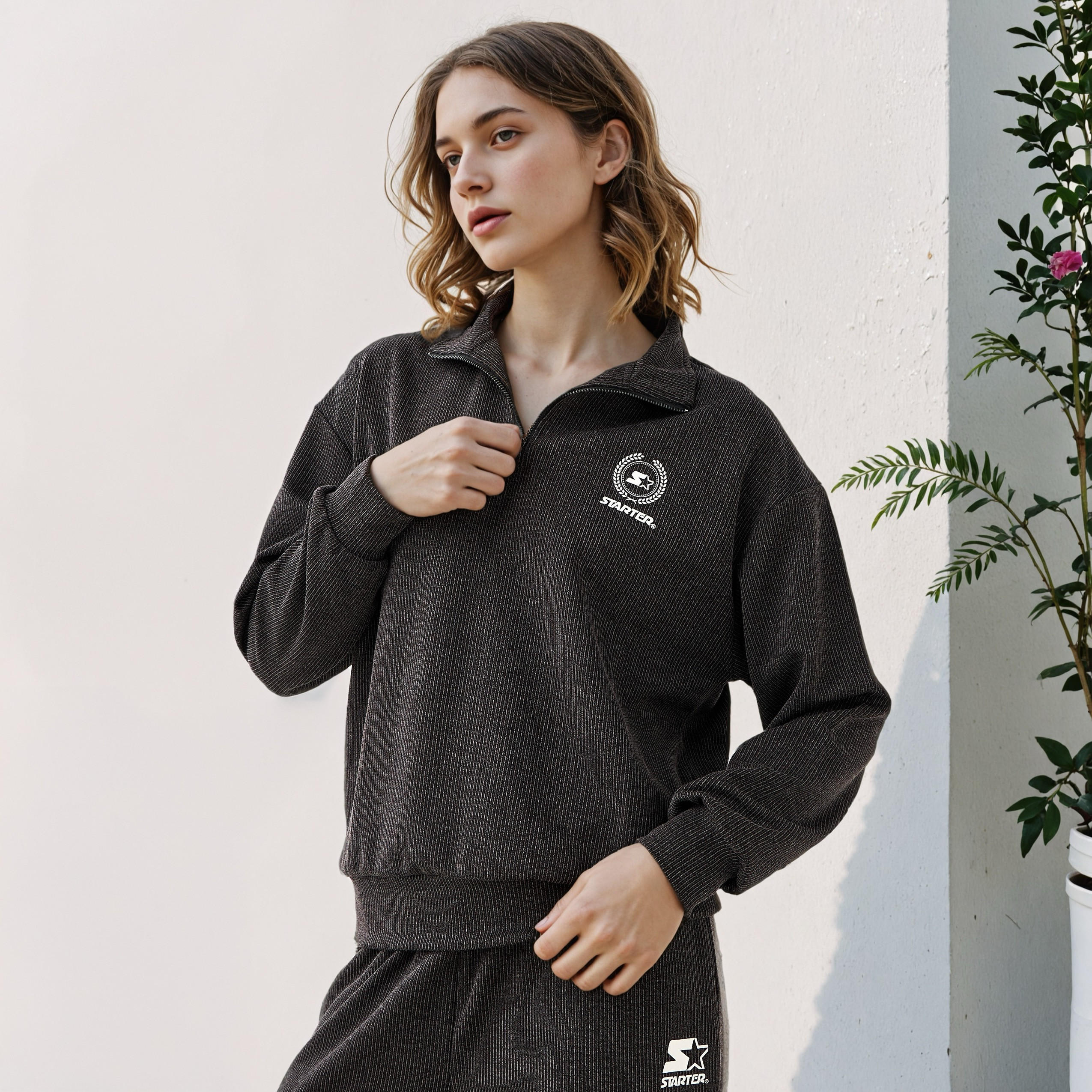 Starter Logo Print Sweatshirt-women-winterwear-hoodiesandsweatshirts-sweatshirts-image-1