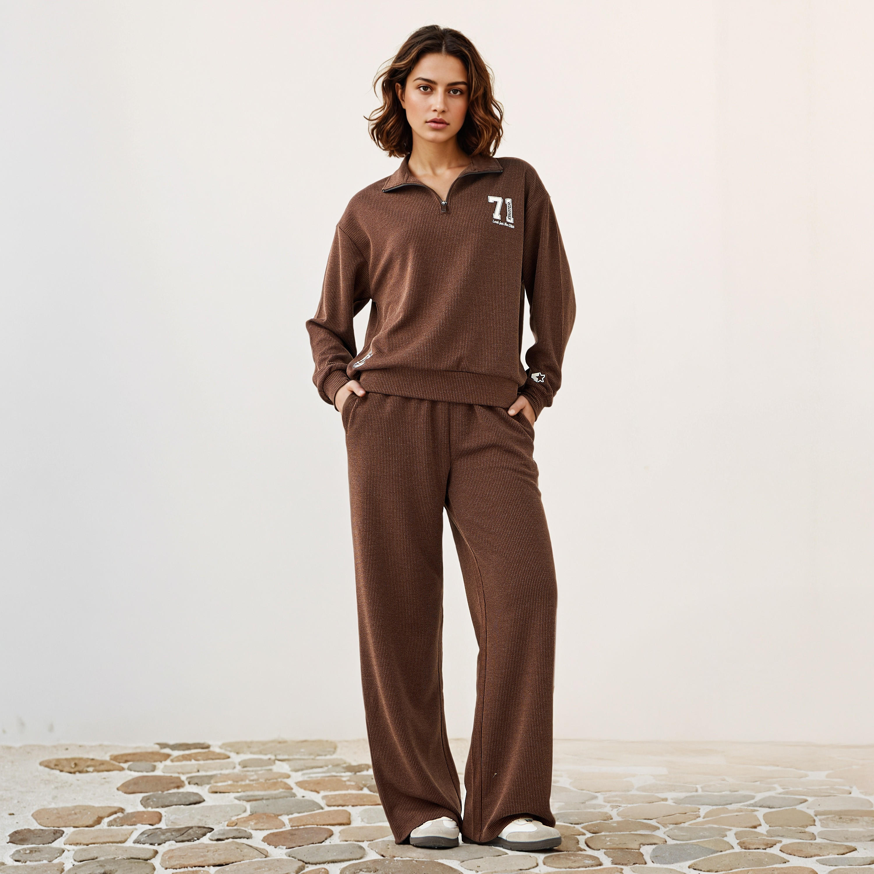 بنطلون رياضي مضلع بساق واسعة مع جيوب-women-clothing-bottoms-joggers-image-2