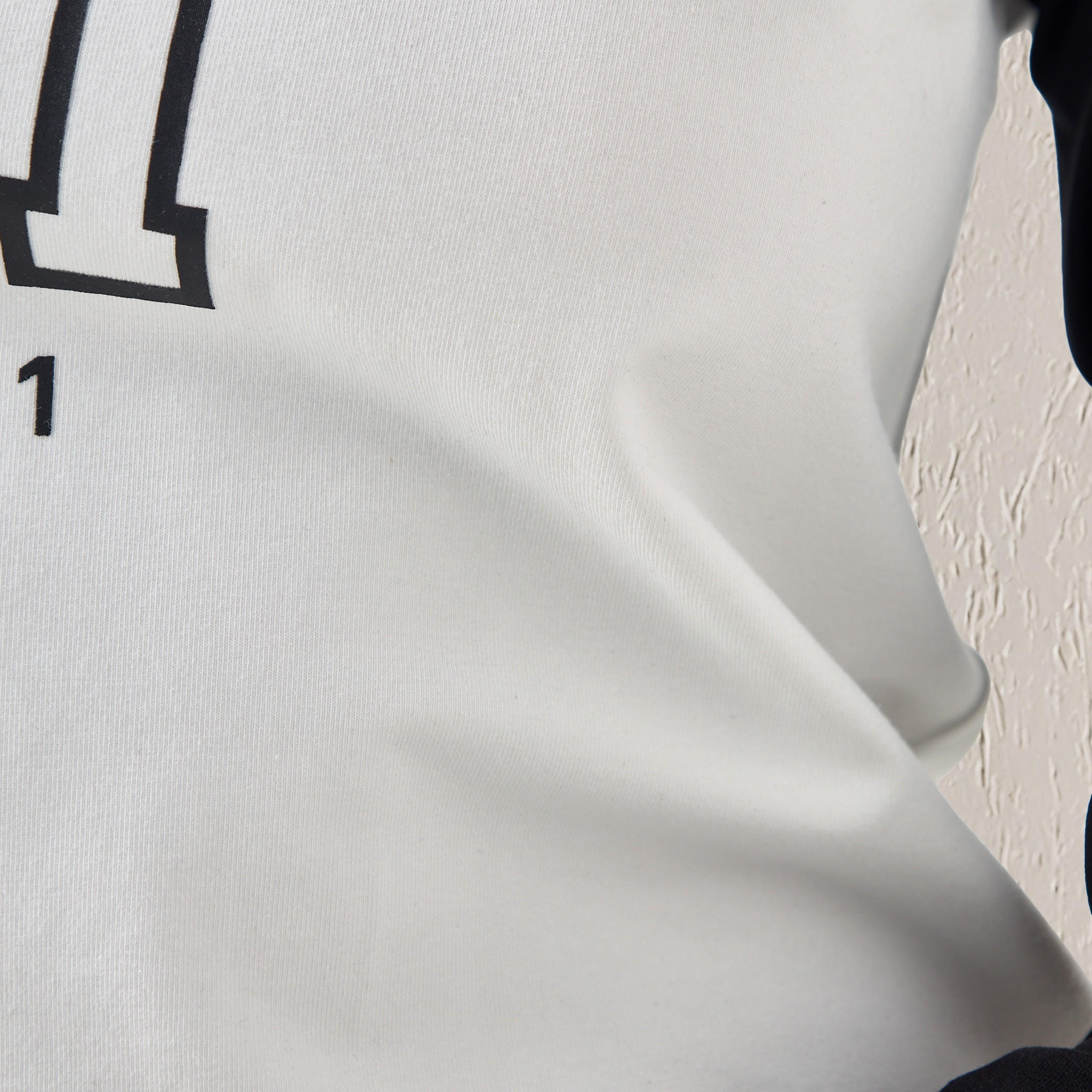 تيشيرت بطبعات وأكمام مغايرة-women-clothing-tshirts-image-1