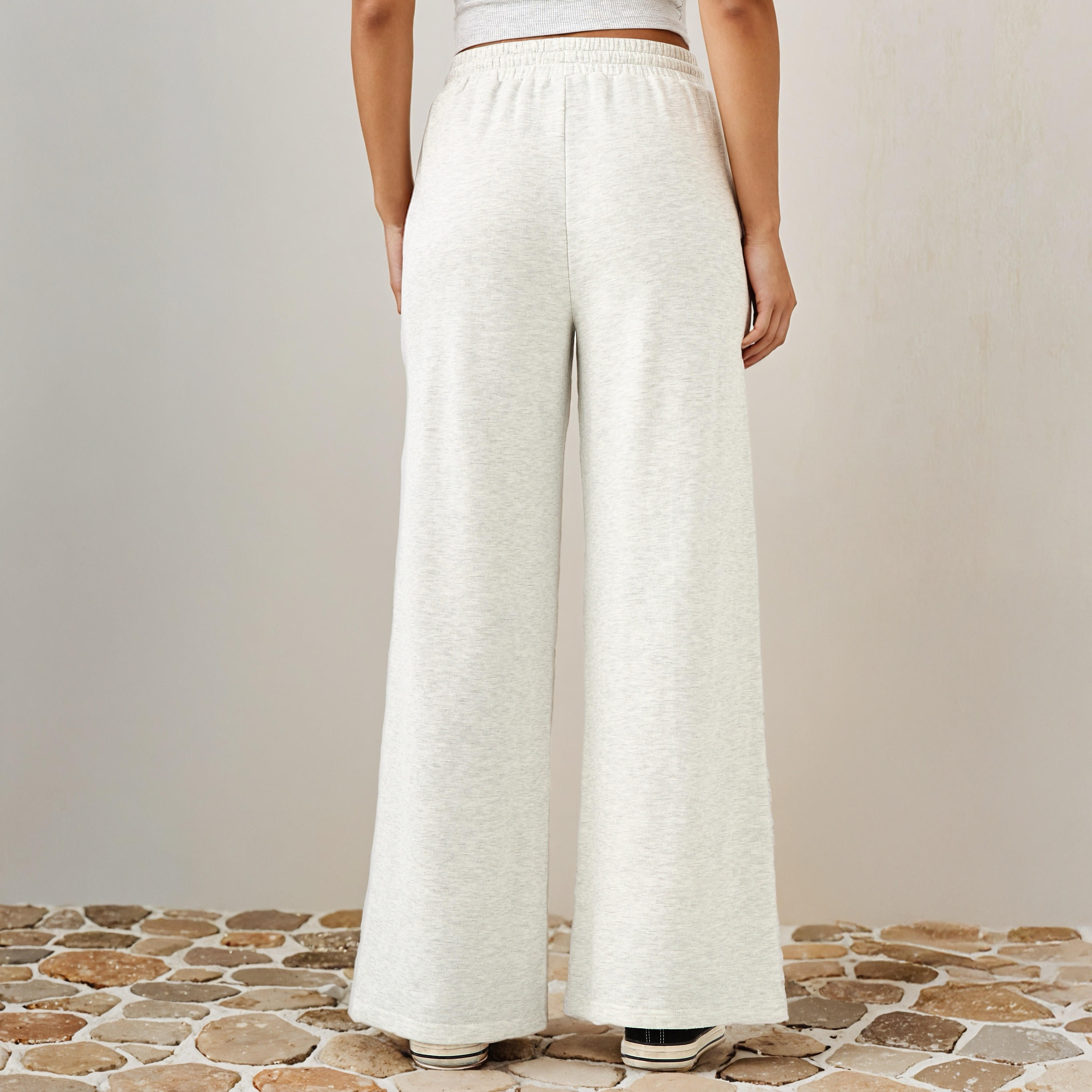 بنطلون بقصة عادية وخصر مرن وجيوب-women-clothing-bottoms-joggers-image-3