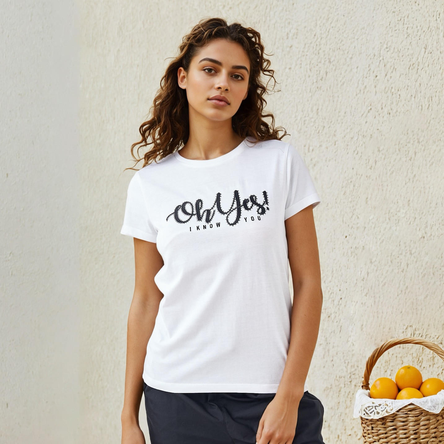 تيشيرت بياقة ضيقة وطبعات-women-clothing-tshirts-image-5